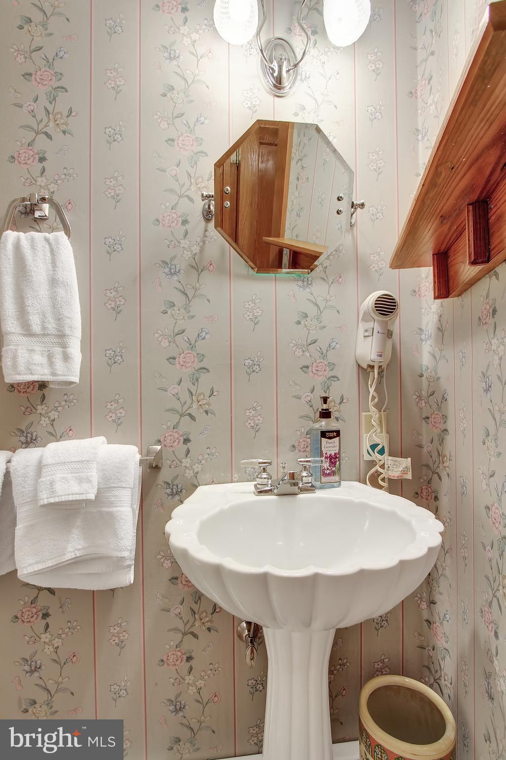 ADAMSTOWN BOROUGH - Residential