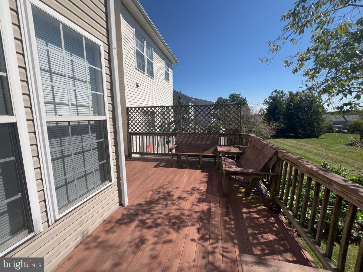 2473 LAKESIDE DRIVE