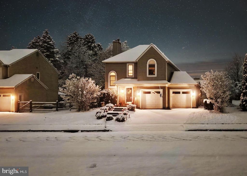 Photo of 117 Cottonwood Court, DOYLESTOWN, PA 18901 (MLS # PABU2112664)