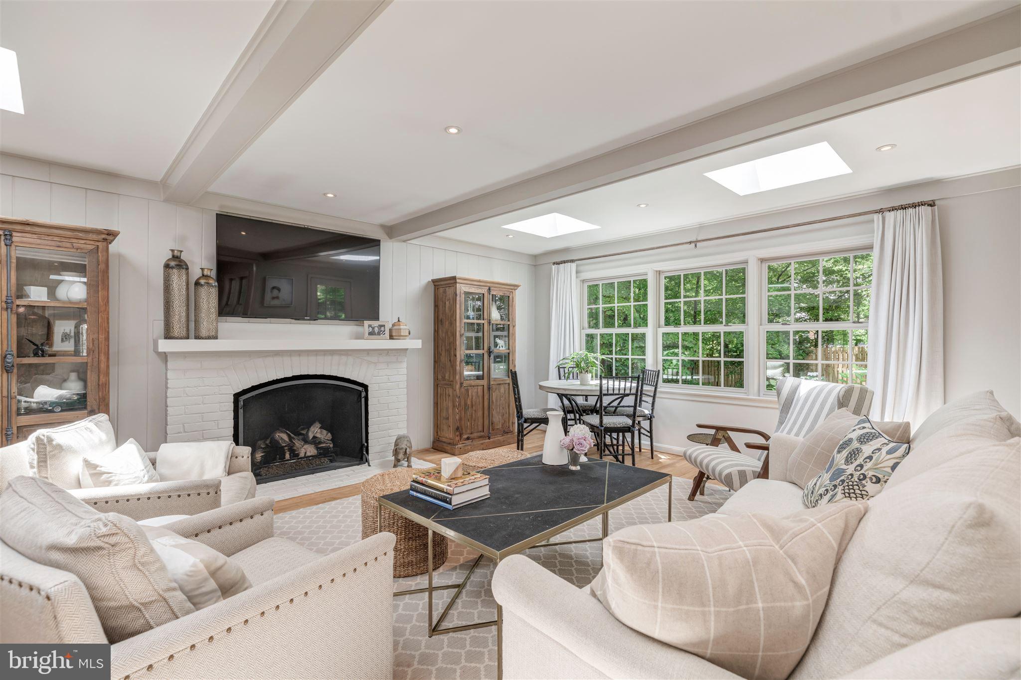 RIVER FALLS - Residential