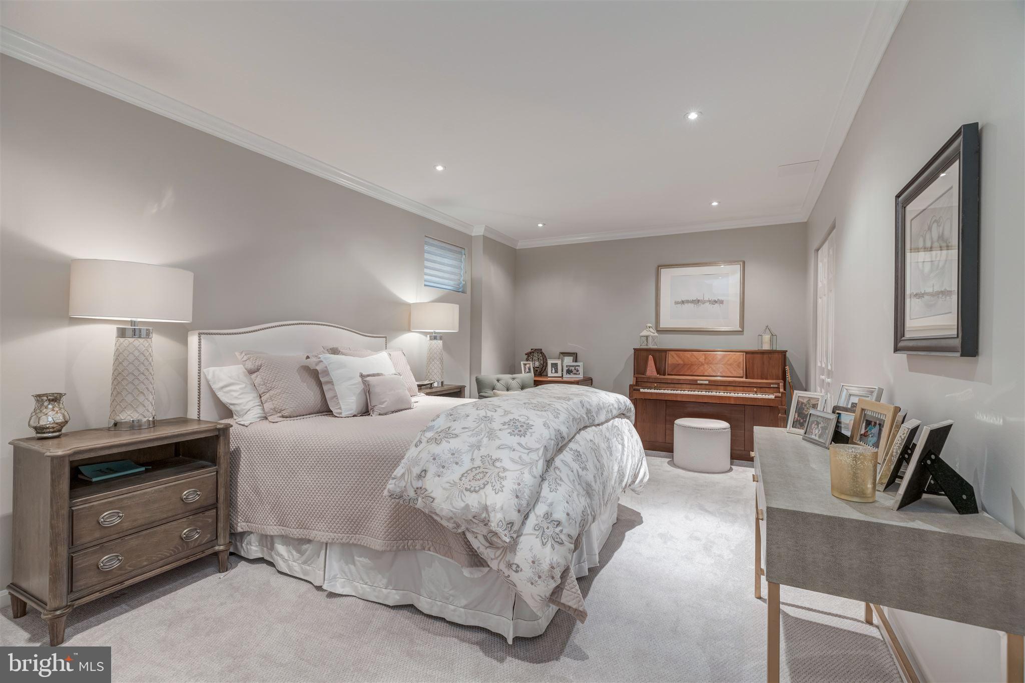 RIVER FALLS - Residential