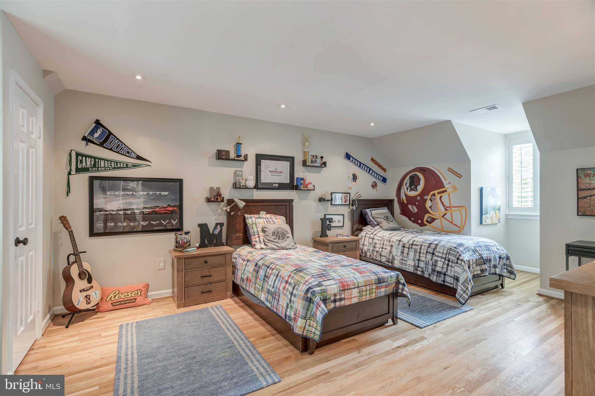 RIVER FALLS - Residential