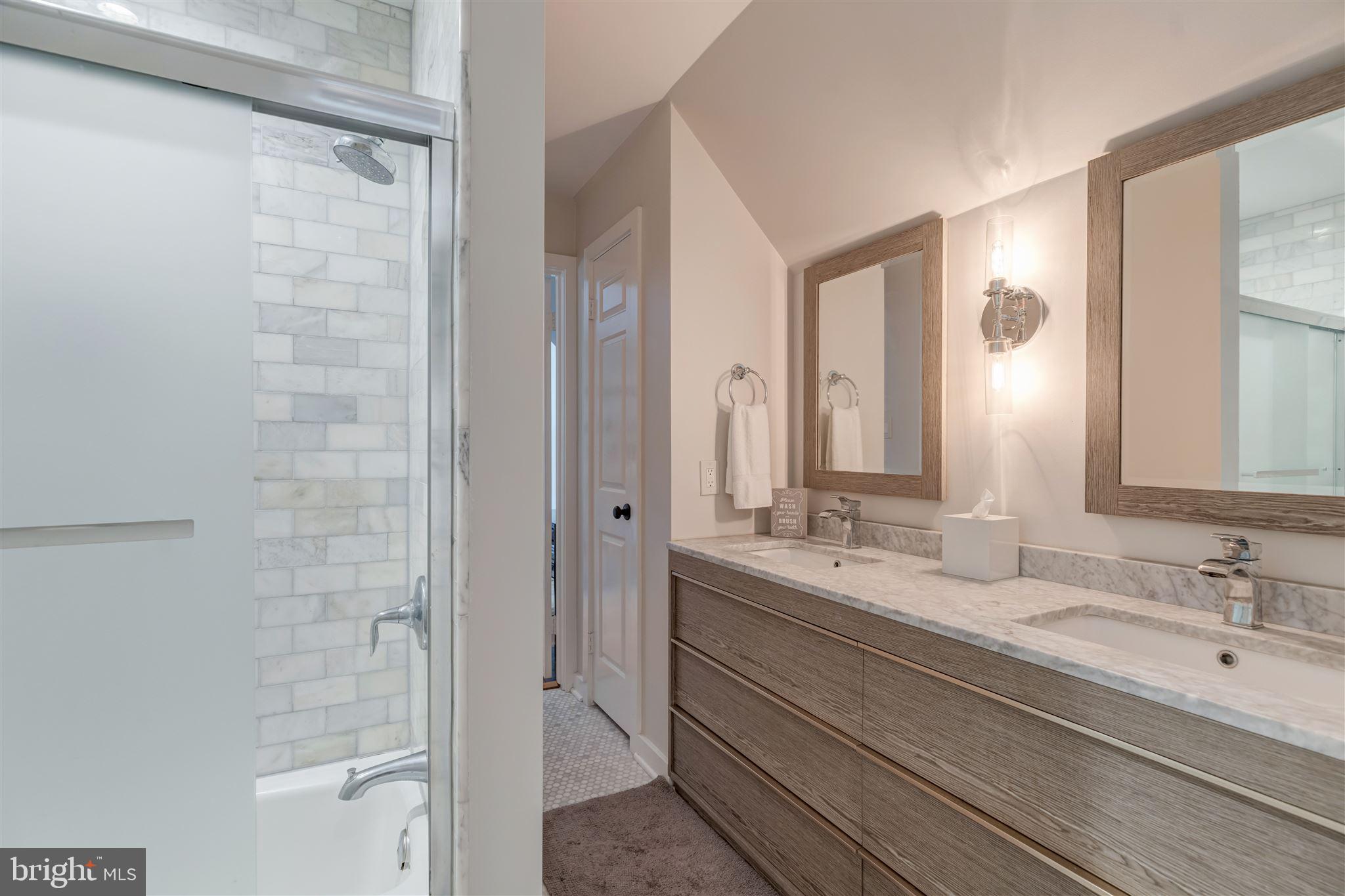 RIVER FALLS - Residential