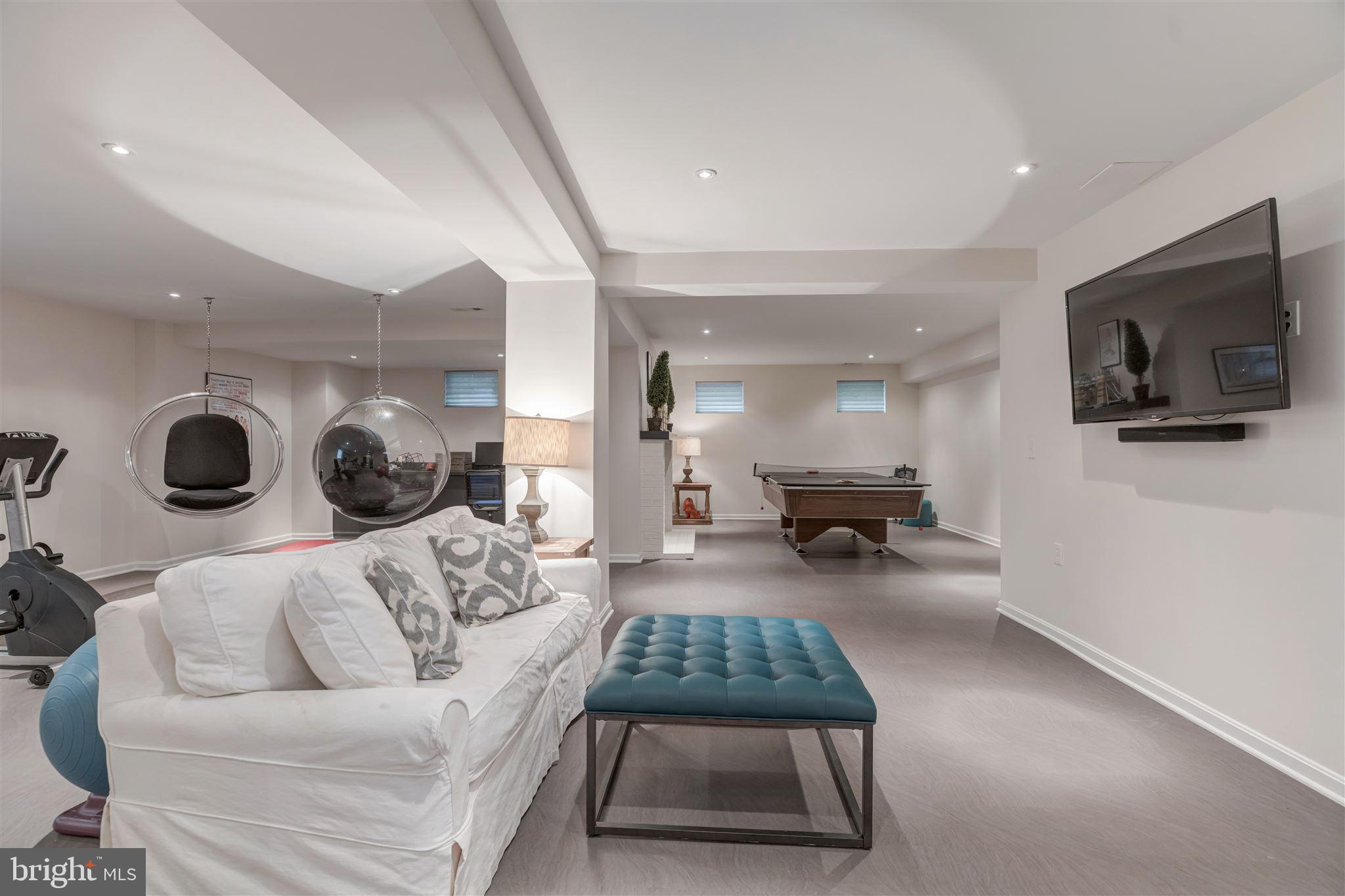 RIVER FALLS - Residential