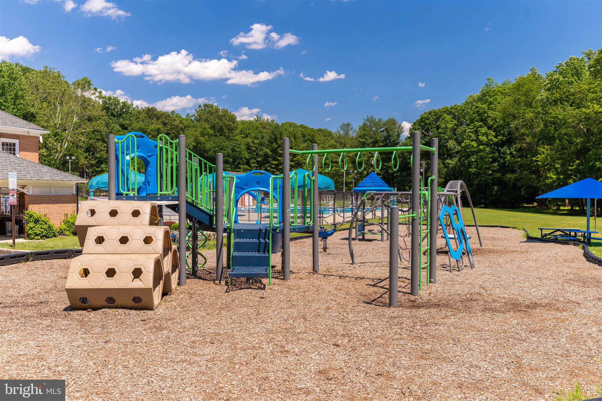 RIVER FALLS - Residential