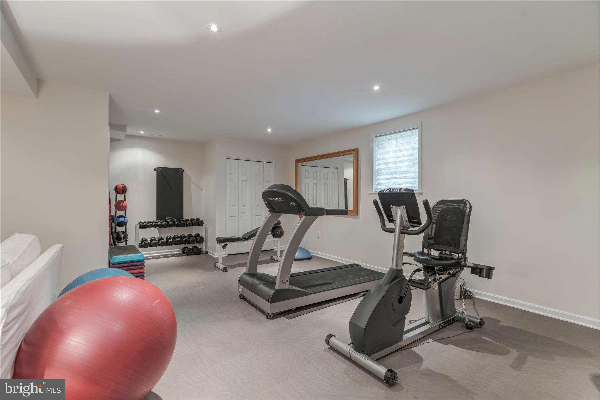 RIVER FALLS - Residential