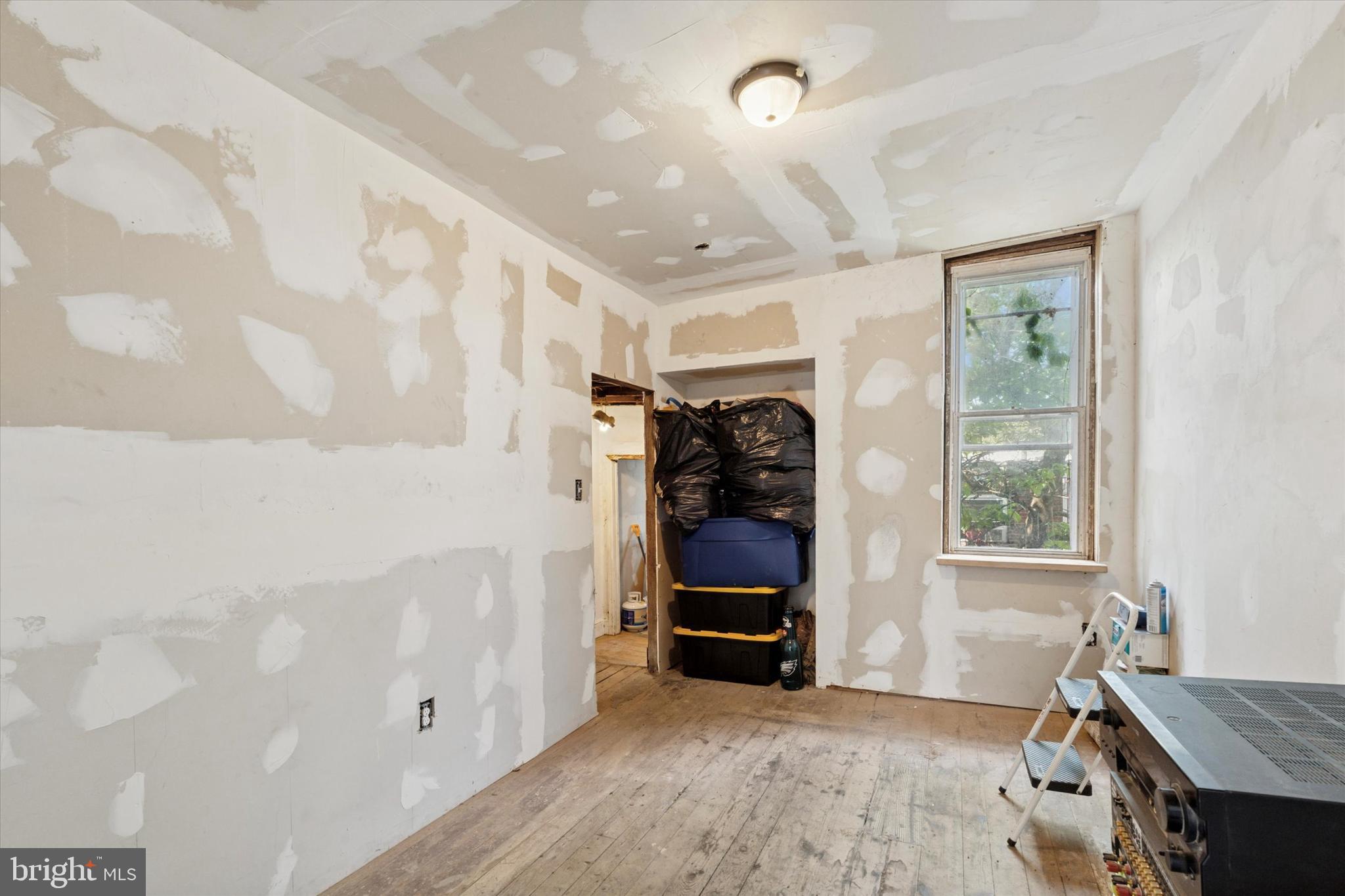 STRAWBERRY MANSION - Residential