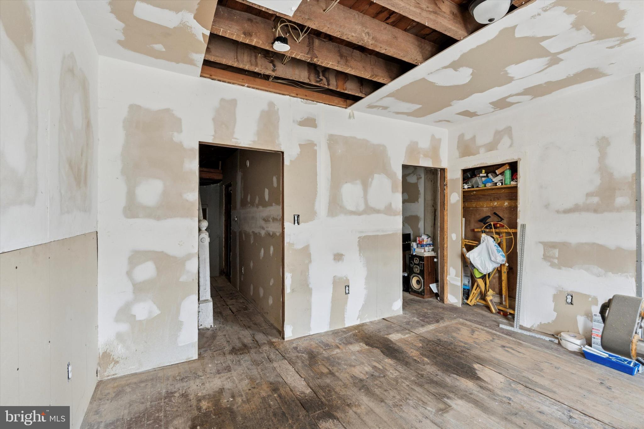 STRAWBERRY MANSION - Residential