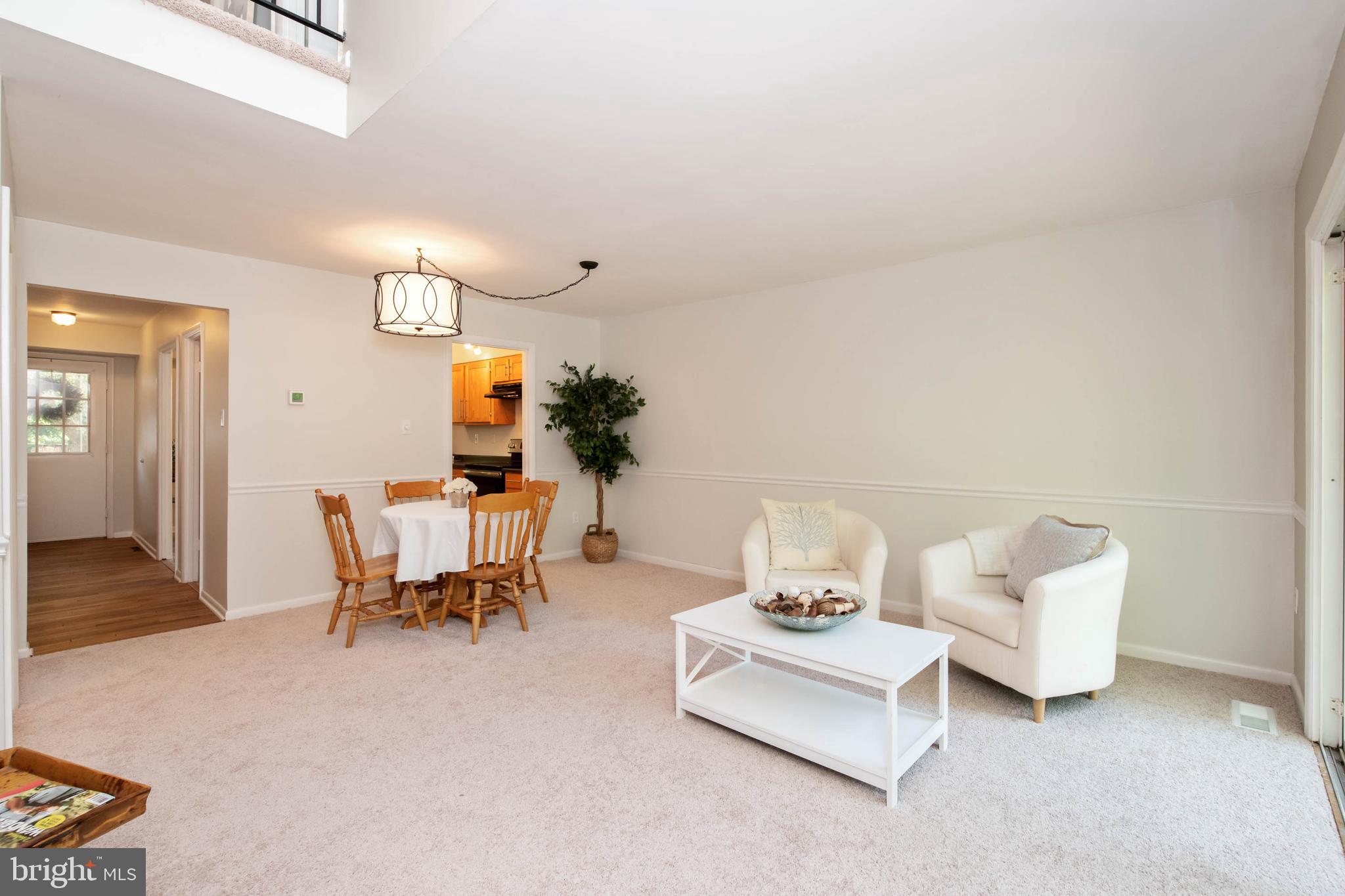 BAY HILLS - Residential