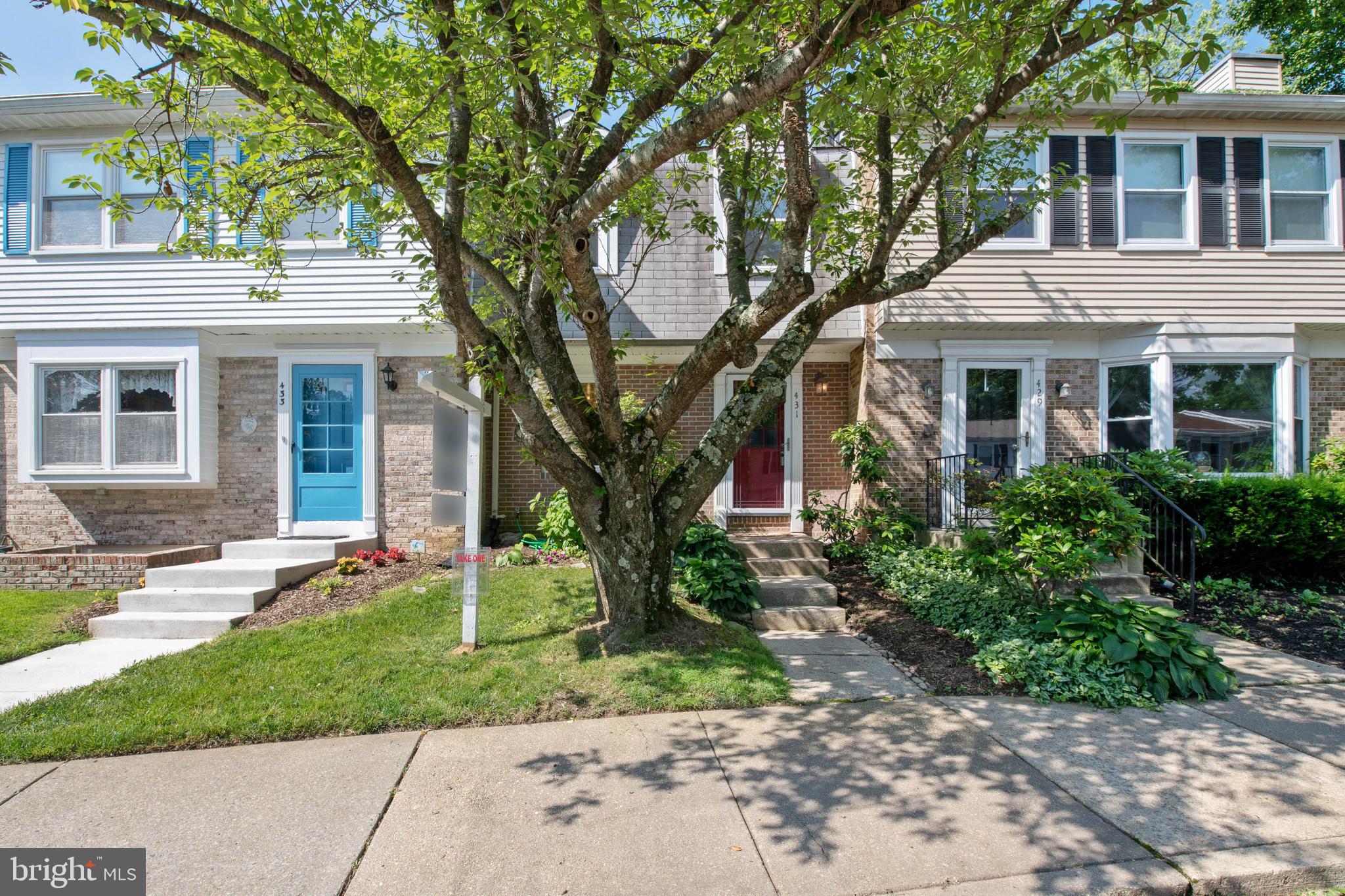 BAY HILLS - Residential