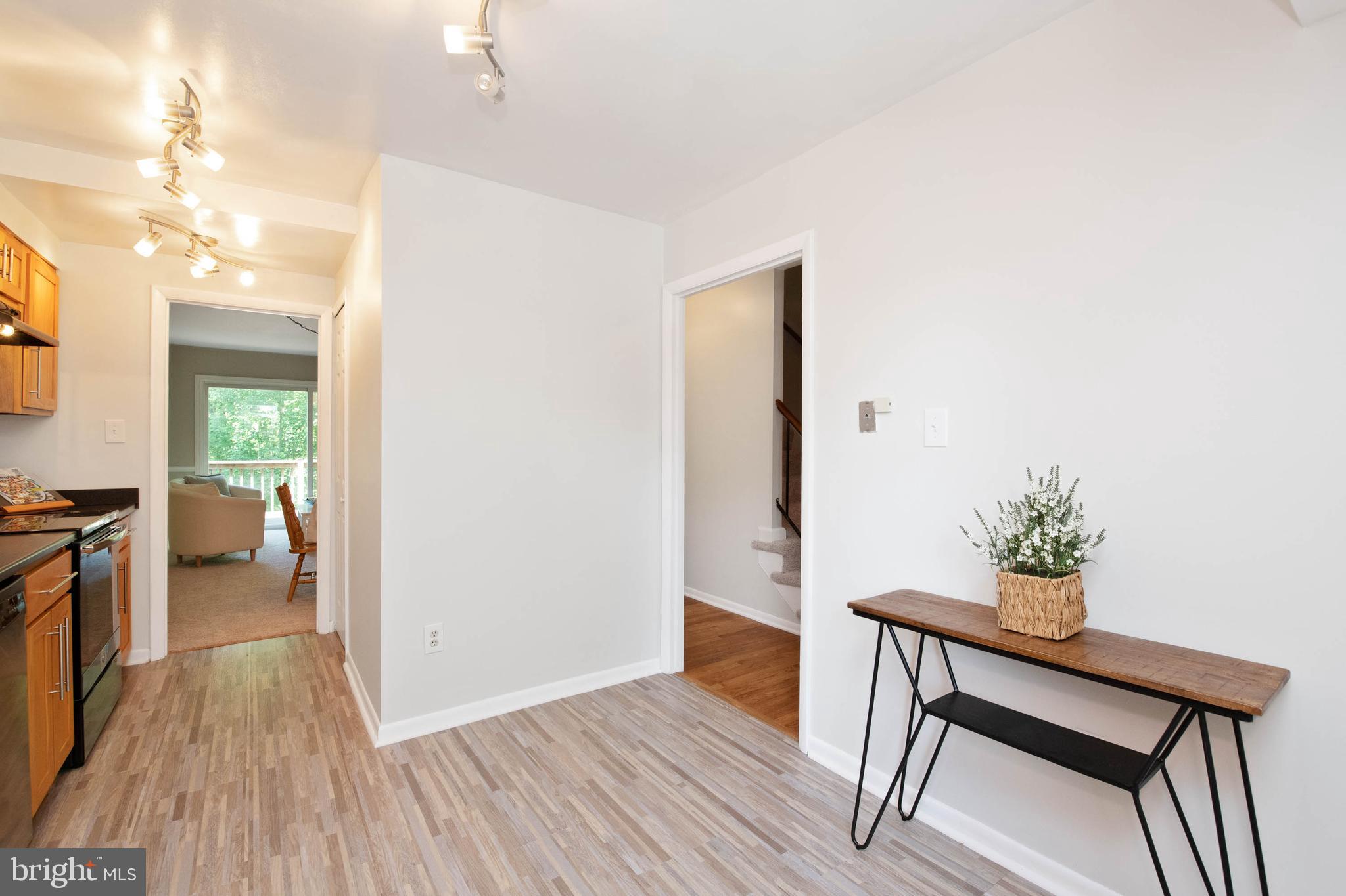 BAY HILLS - Residential