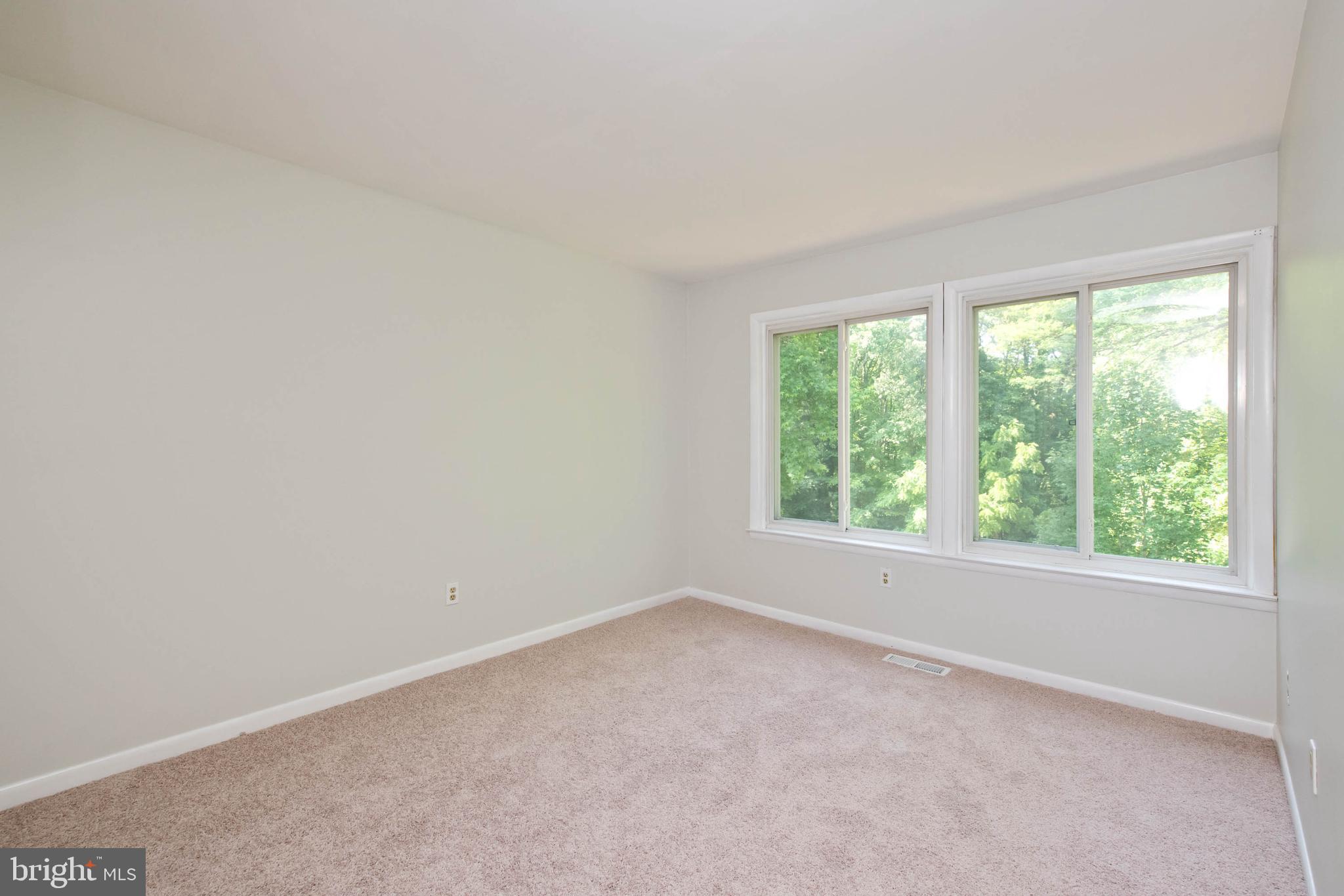 BAY HILLS - Residential