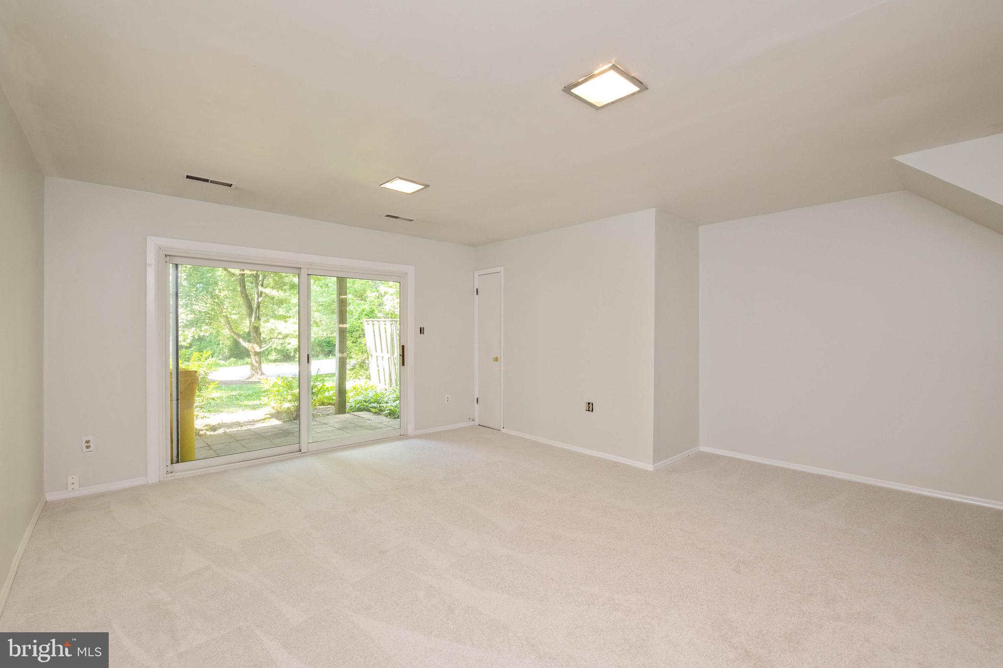 BAY HILLS - Residential