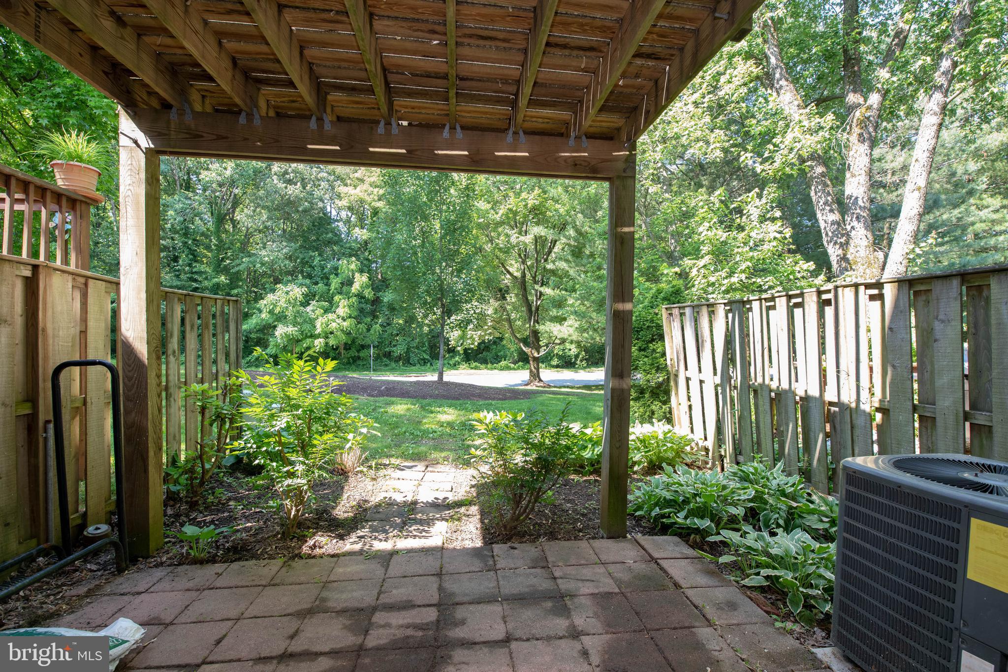 BAY HILLS - Residential