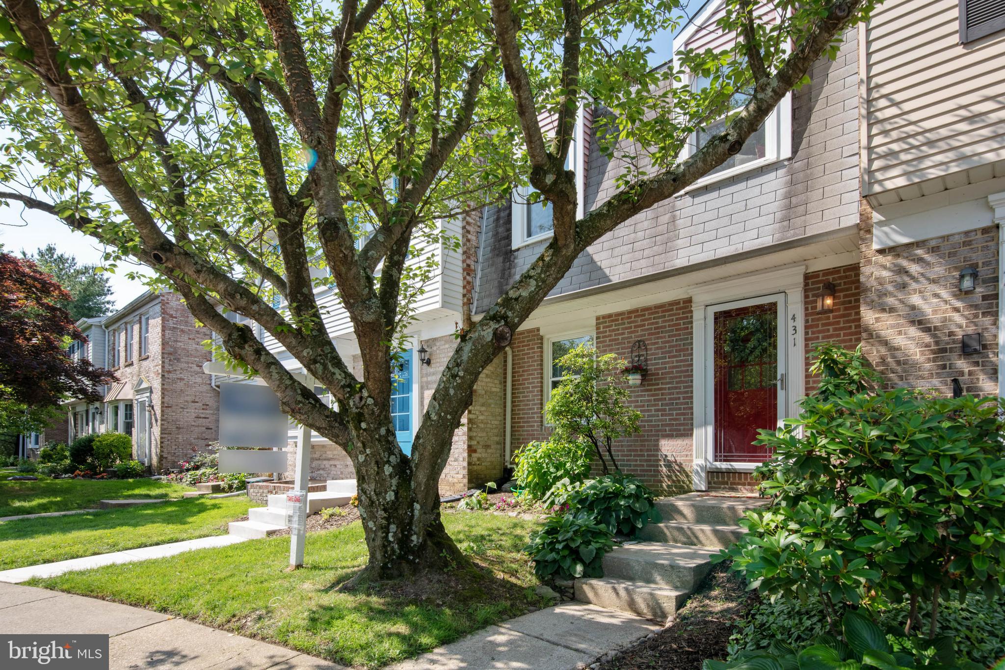 BAY HILLS - Residential