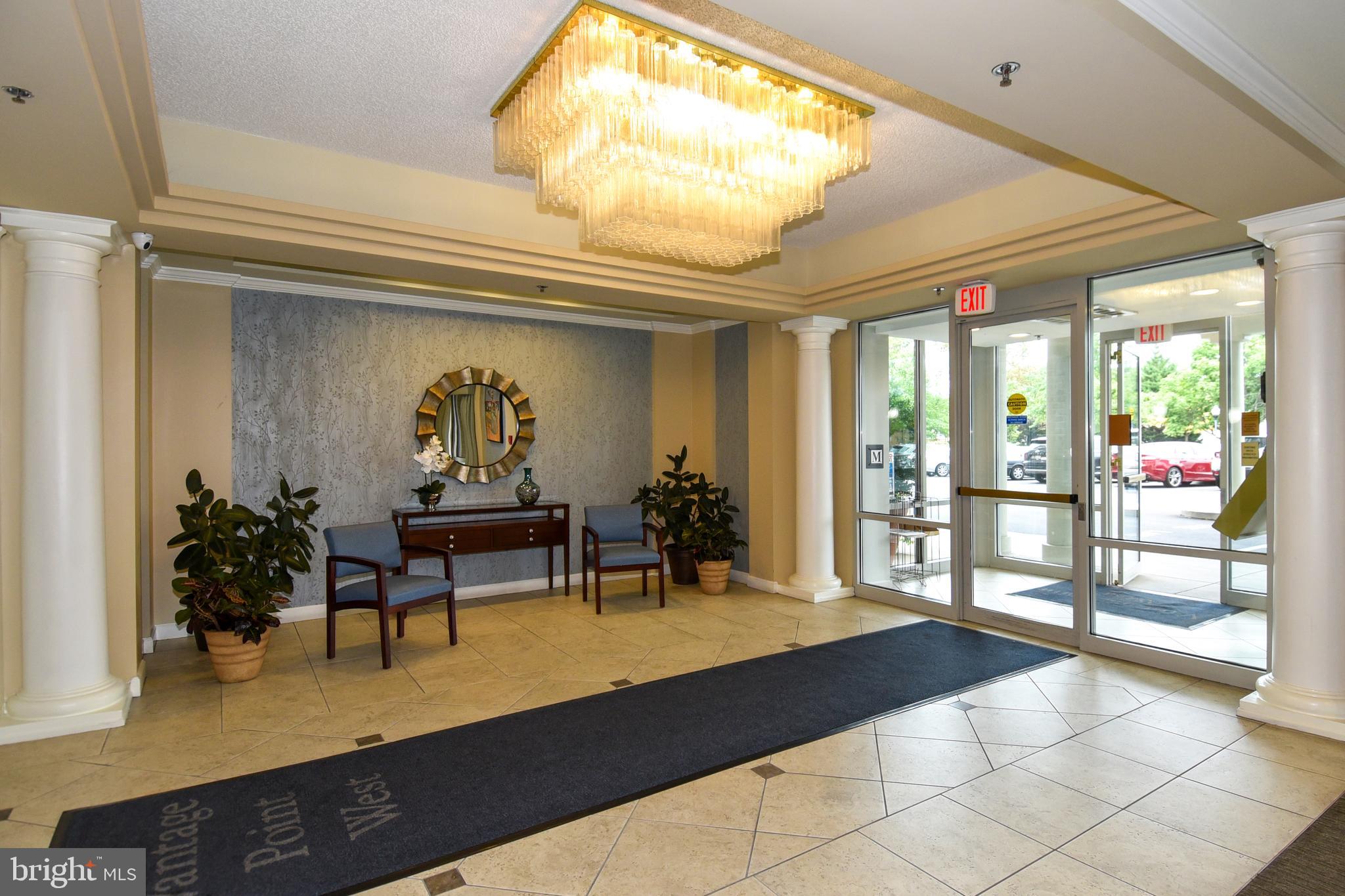 VANTAGE POINT WEST AT LW - Residential