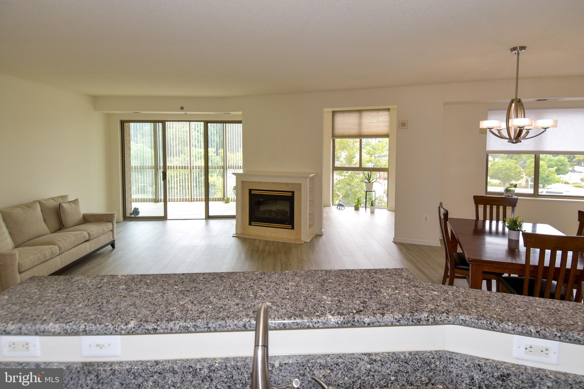 VANTAGE POINT WEST AT LW - Residential