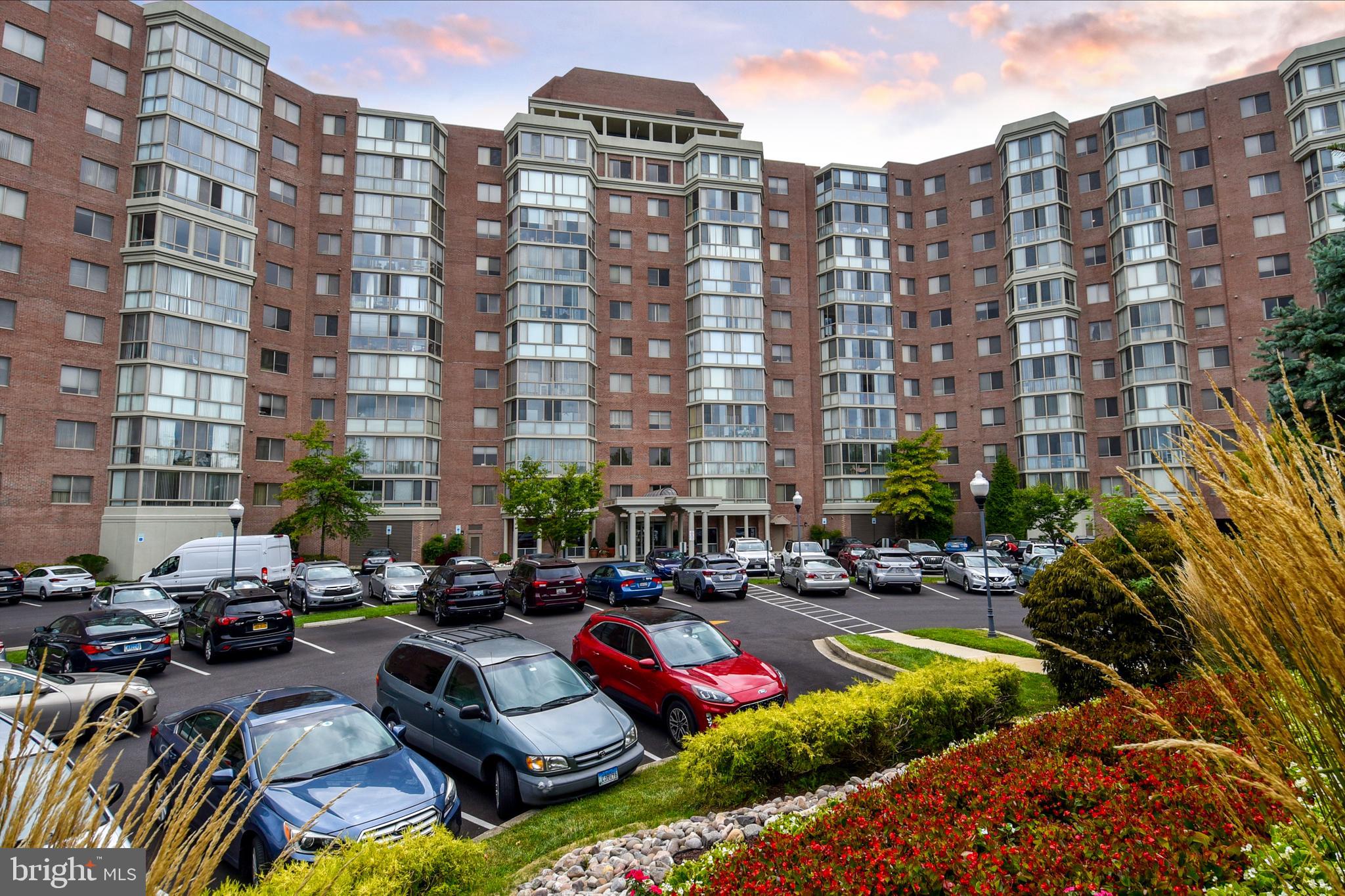 VANTAGE POINT WEST AT LW - Residential