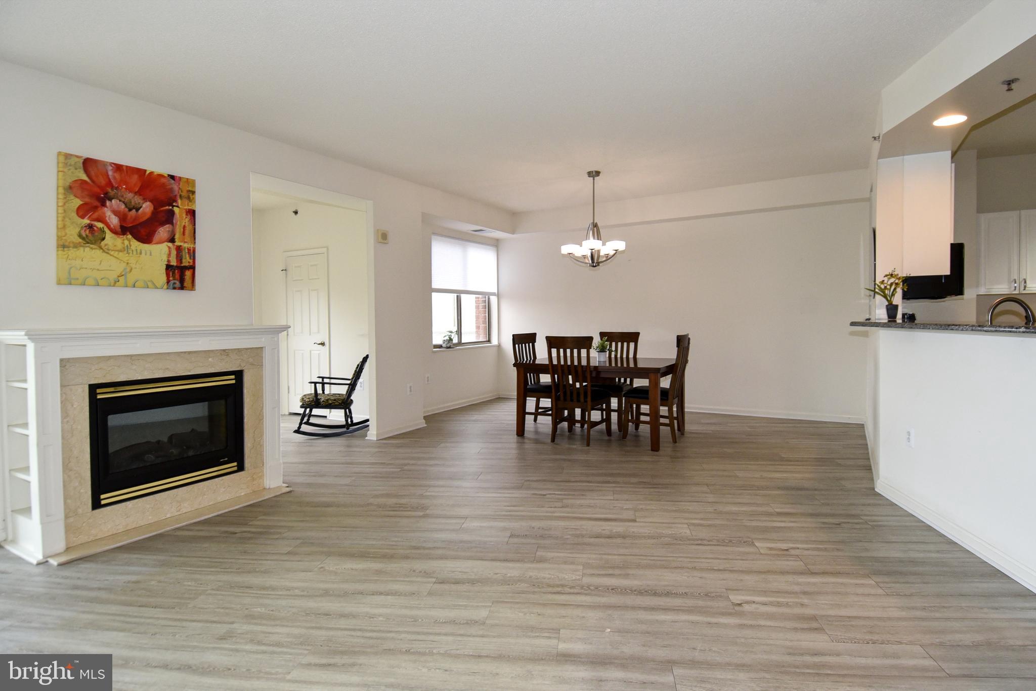 VANTAGE POINT WEST AT LW - Residential