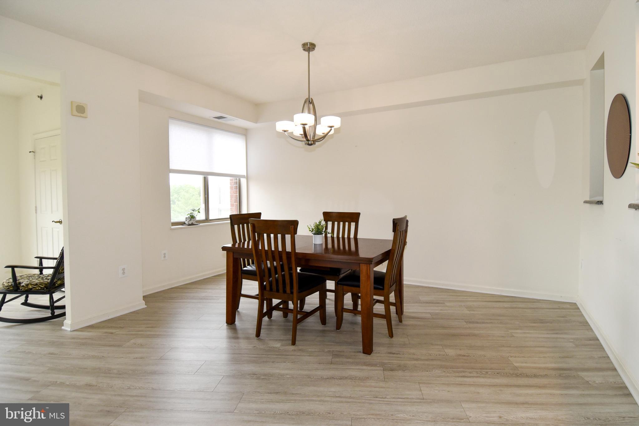 VANTAGE POINT WEST AT LW - Residential