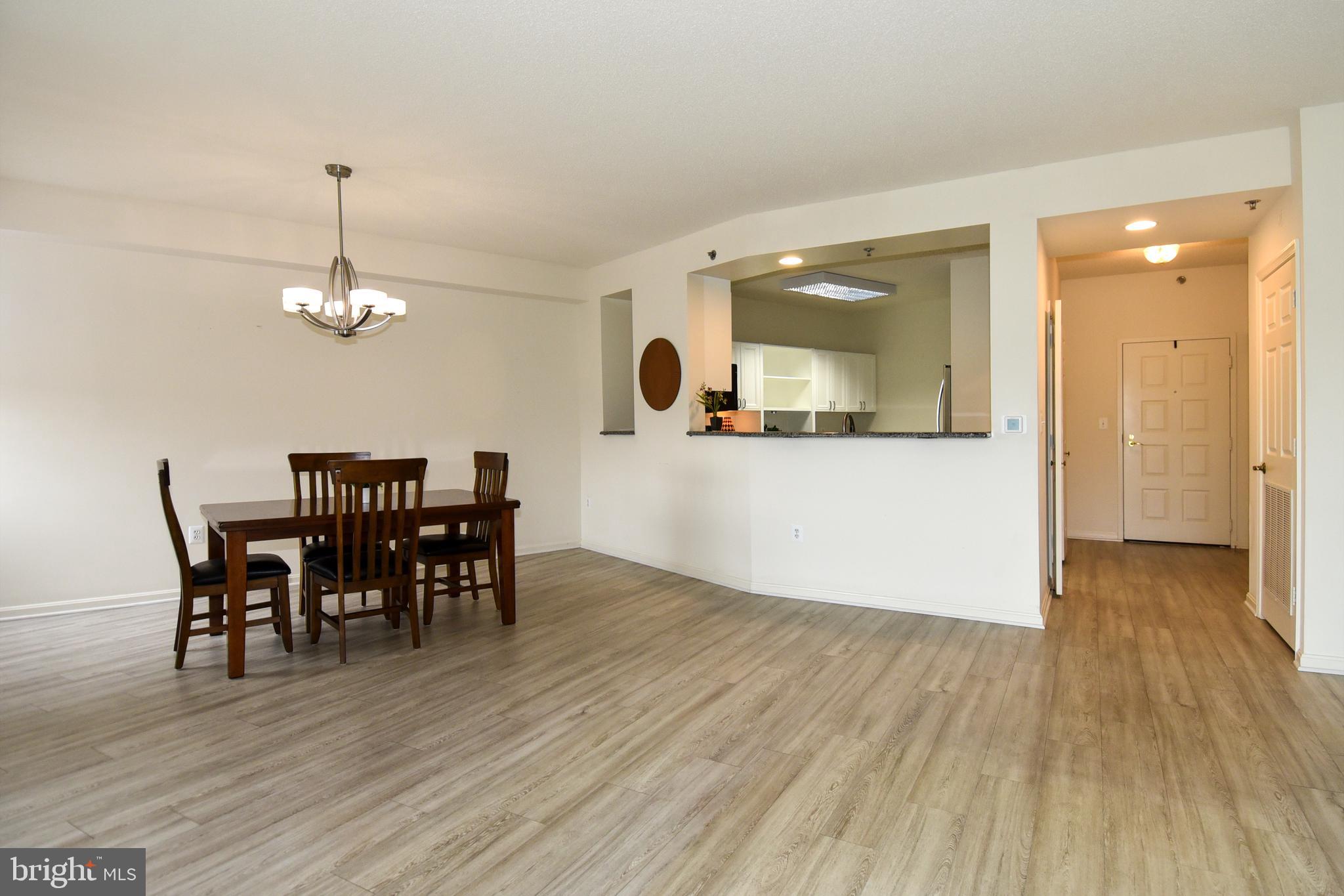 VANTAGE POINT WEST AT LW - Residential