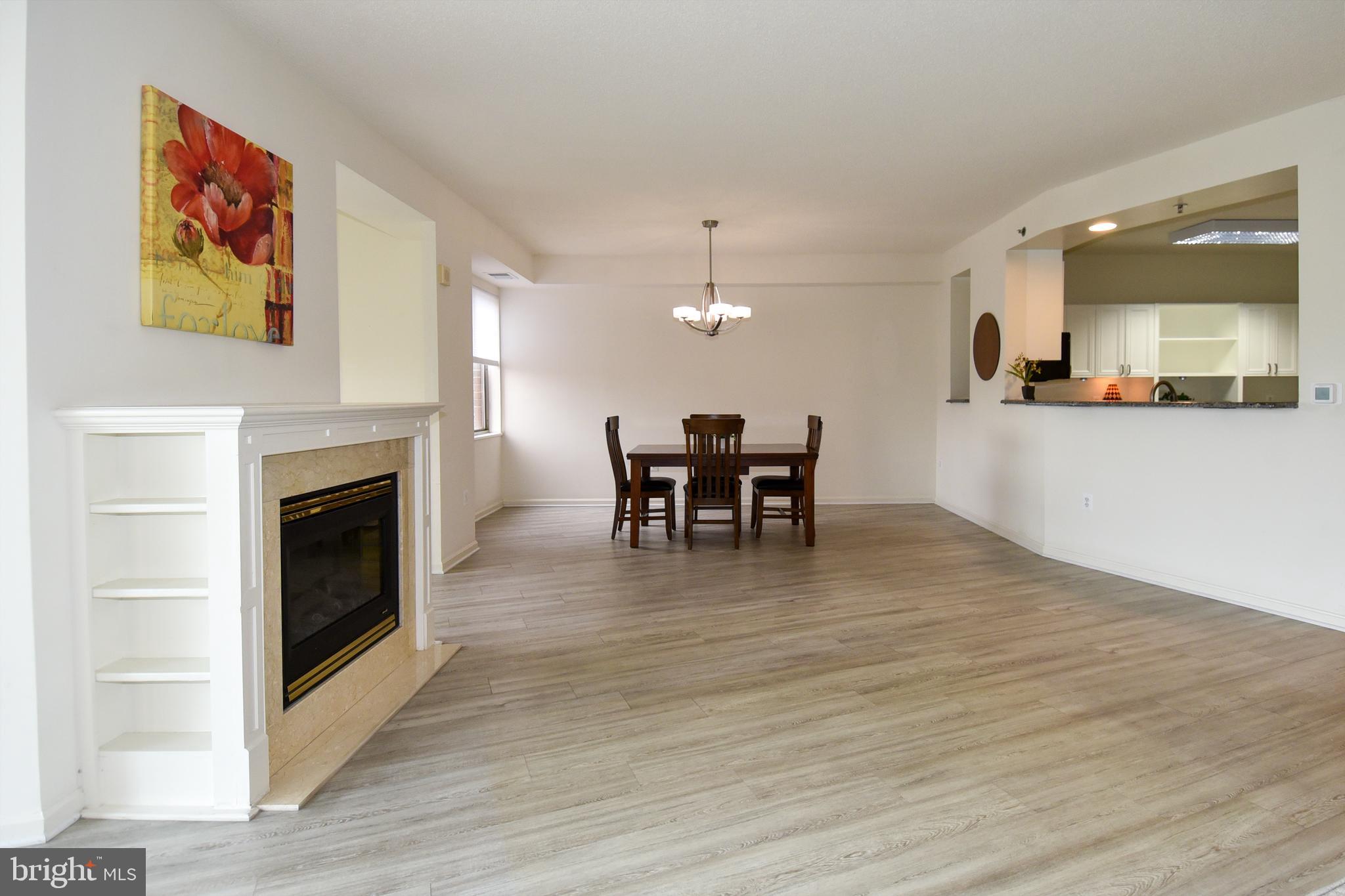 VANTAGE POINT WEST AT LW - Residential