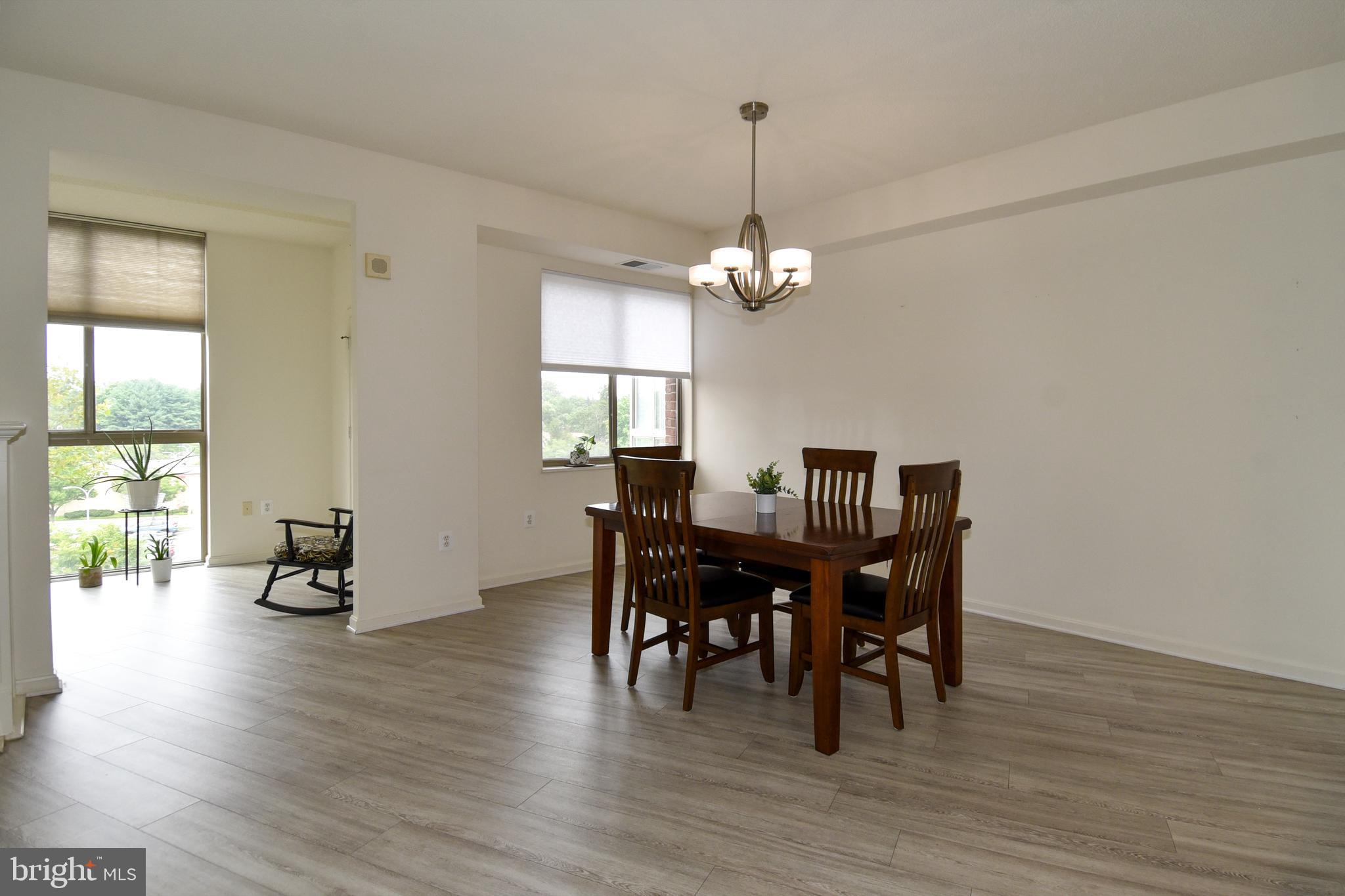 VANTAGE POINT WEST AT LW - Residential