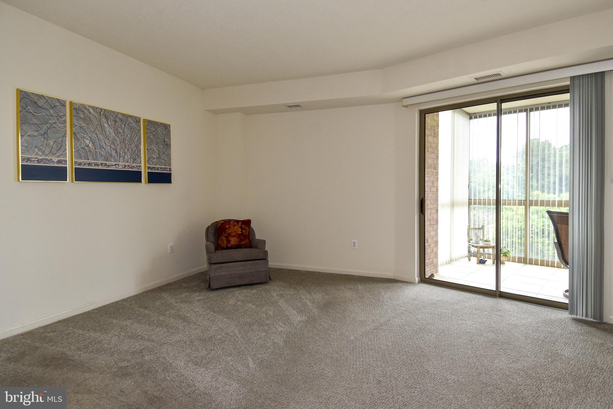 VANTAGE POINT WEST AT LW - Residential