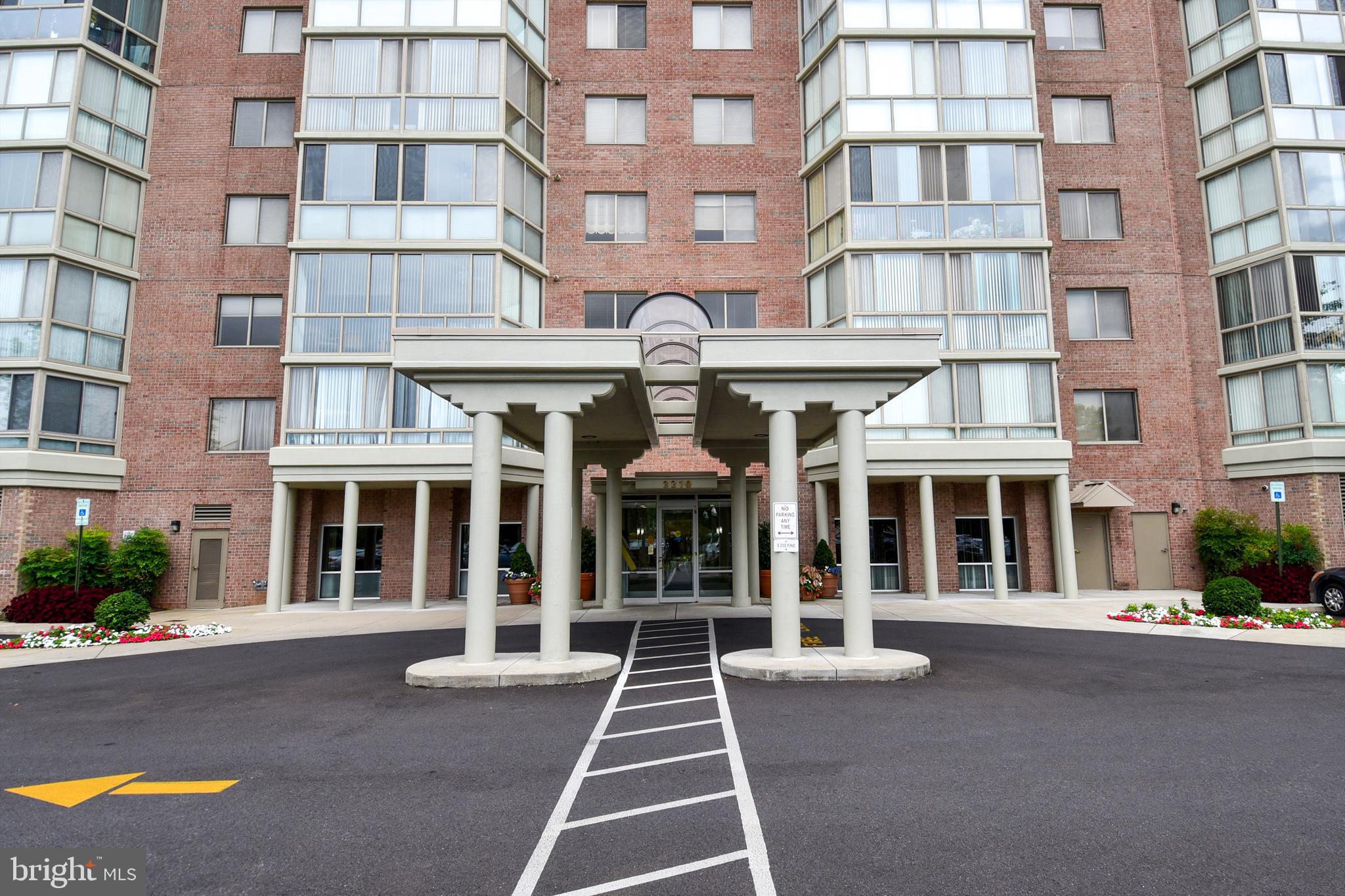 VANTAGE POINT WEST AT LW - Residential