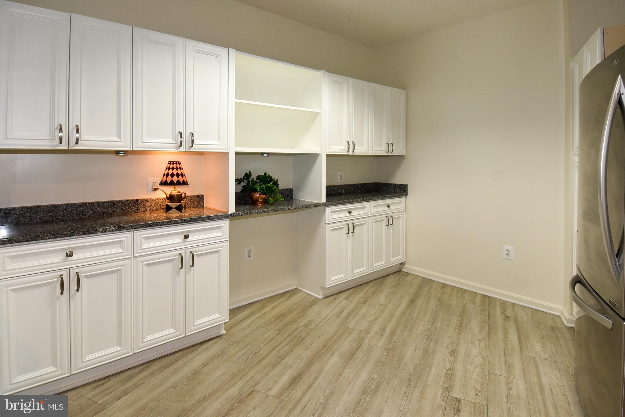 VANTAGE POINT WEST AT LW - Residential