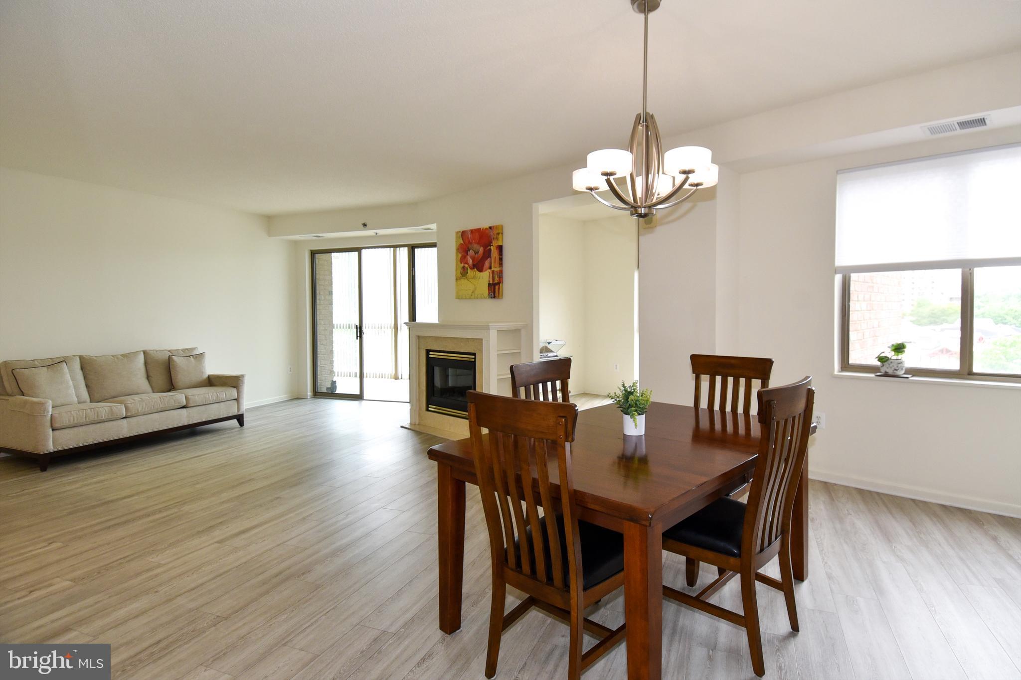 VANTAGE POINT WEST AT LW - Residential