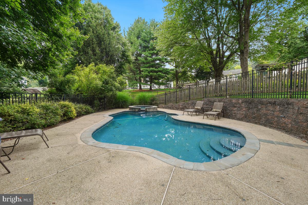 DUFIEF MILL ESTATES - Residential