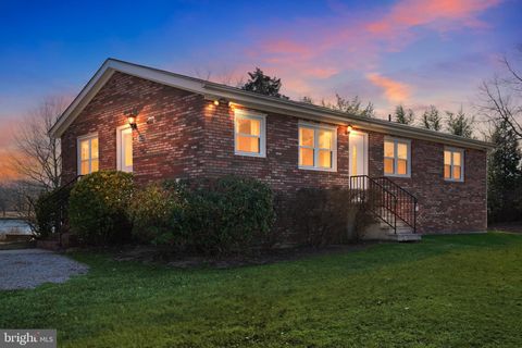 Photo of 45227 Nats Creek Road, HOLLYWOOD, MD 20636 (MLS # MDSM2029042)