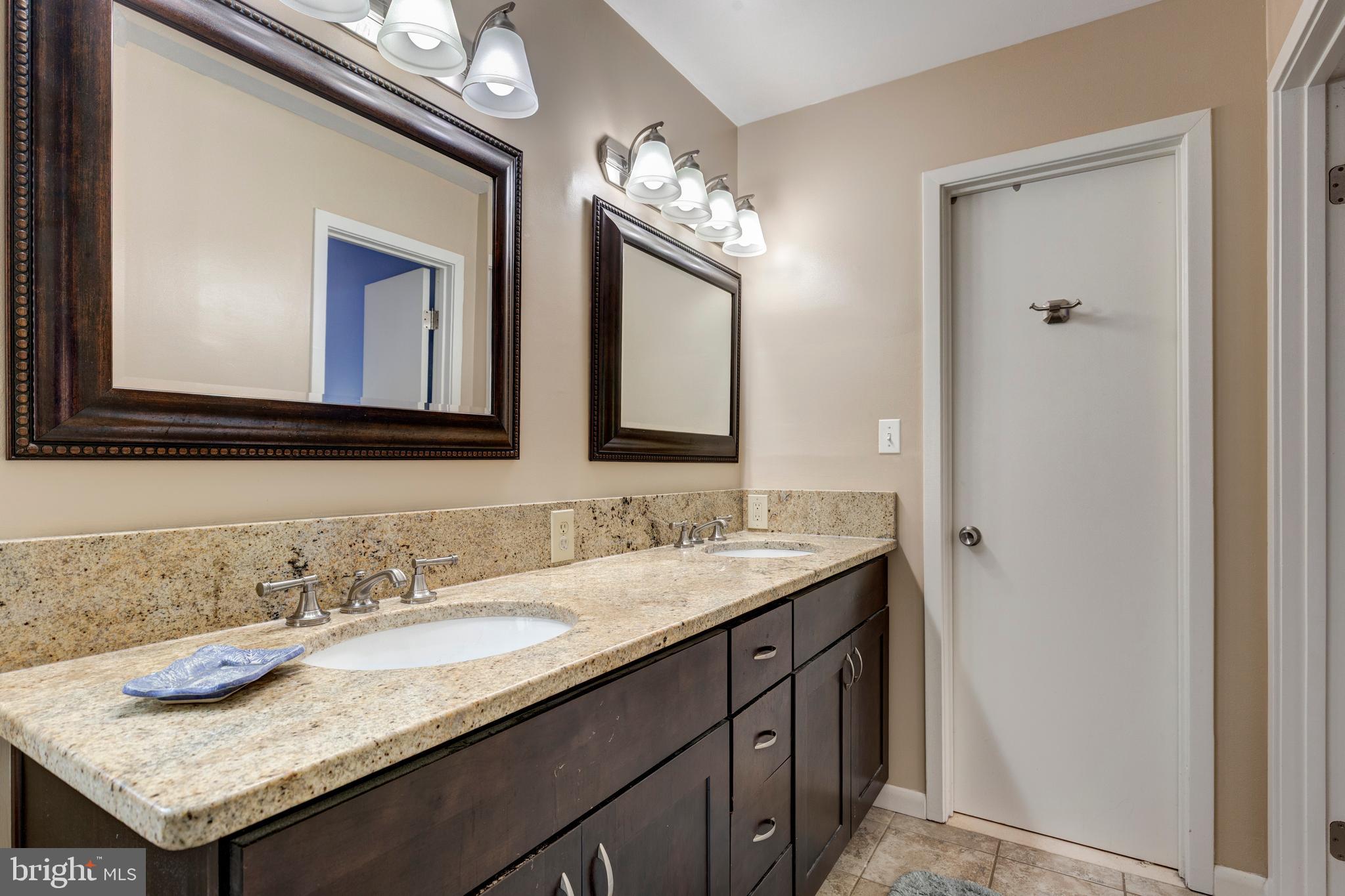 VELVET HILLS - Residential