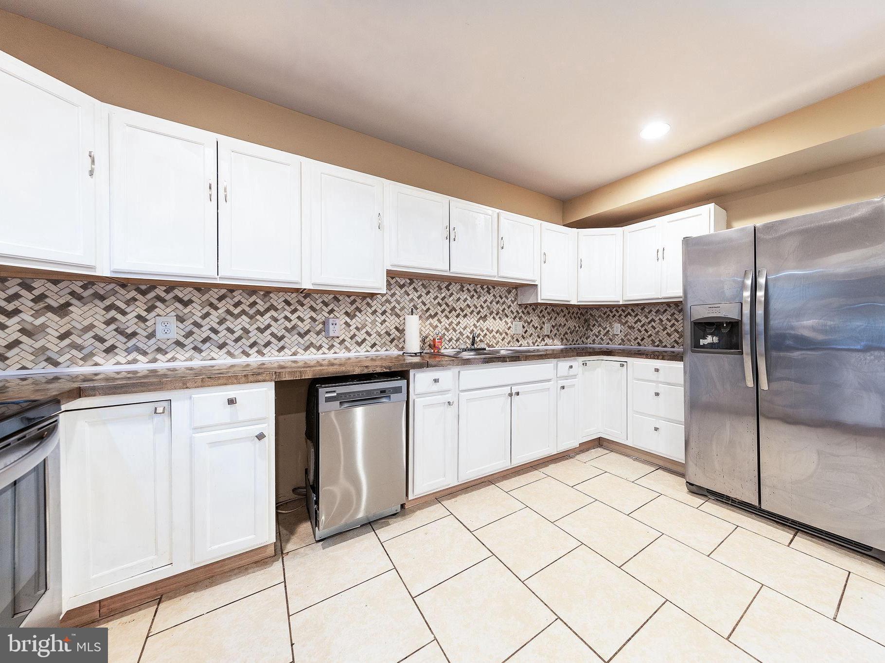 CAROLINE VILLAGE - Residential