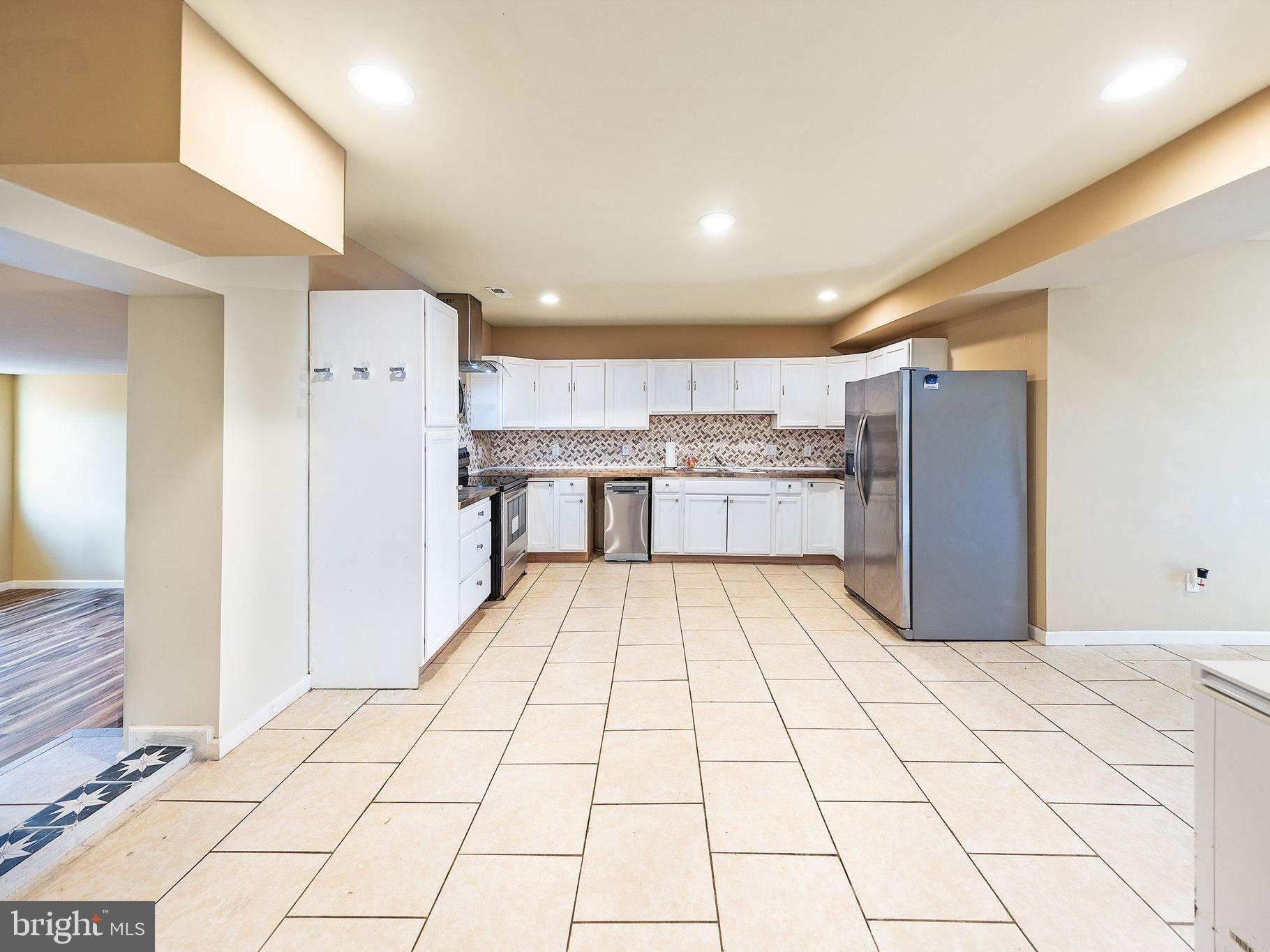 CAROLINE VILLAGE - Residential