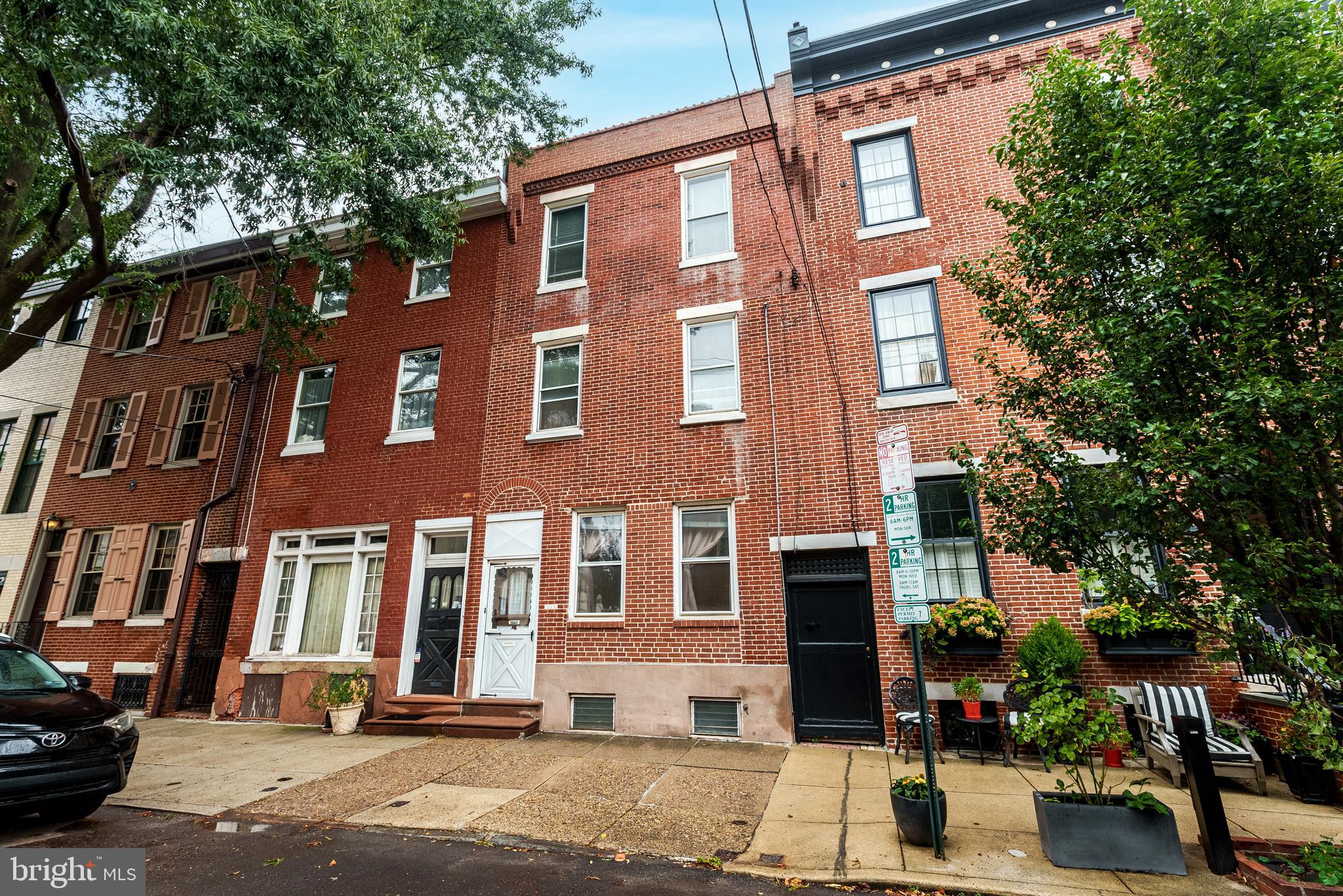 QUEEN VILLAGE - Residential
