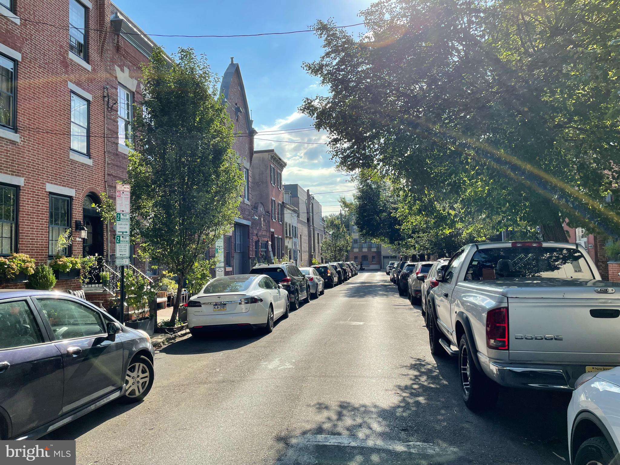 QUEEN VILLAGE - Residential