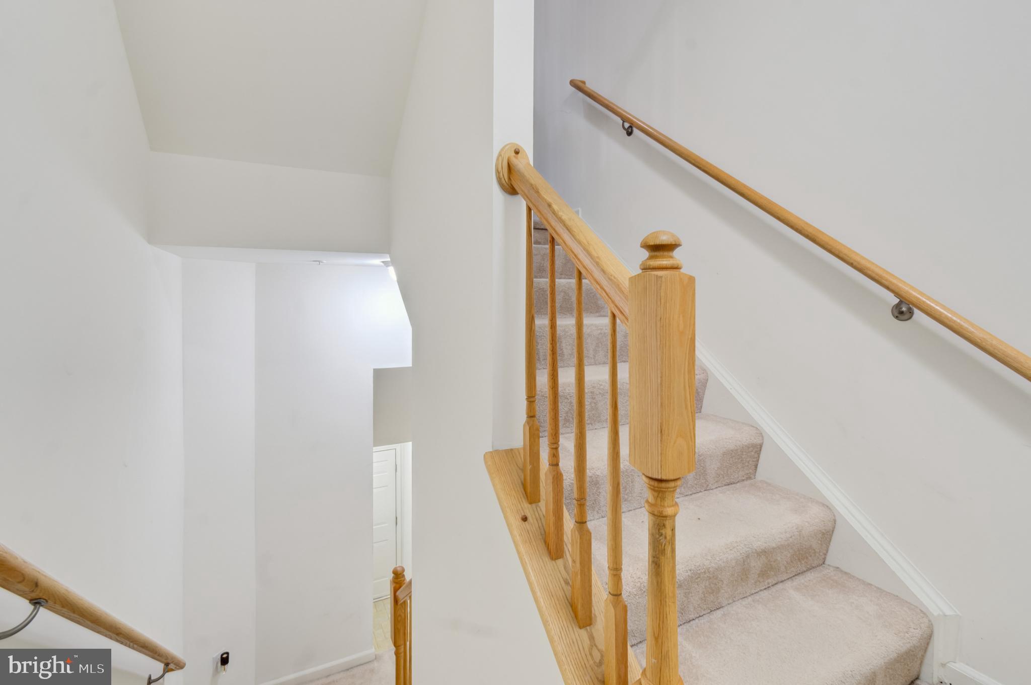 2235 IVY LANE 4