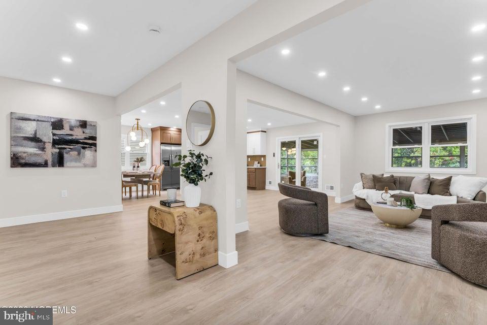 18 WHITECAP WAY