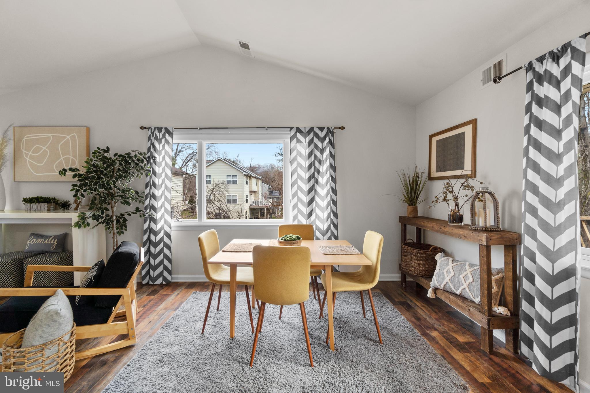 OAKLAND MILLS - Residential