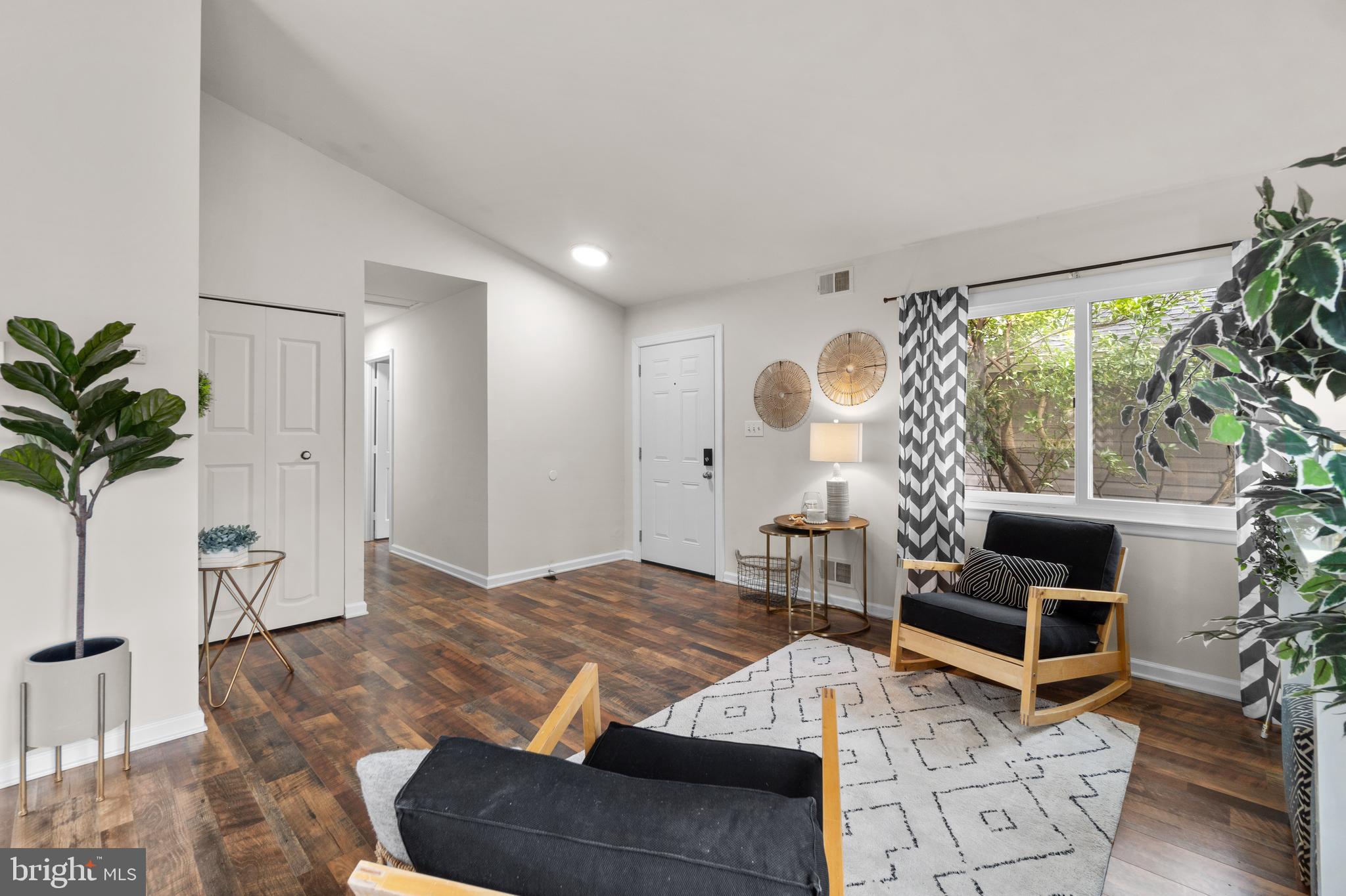 OAKLAND MILLS - Residential