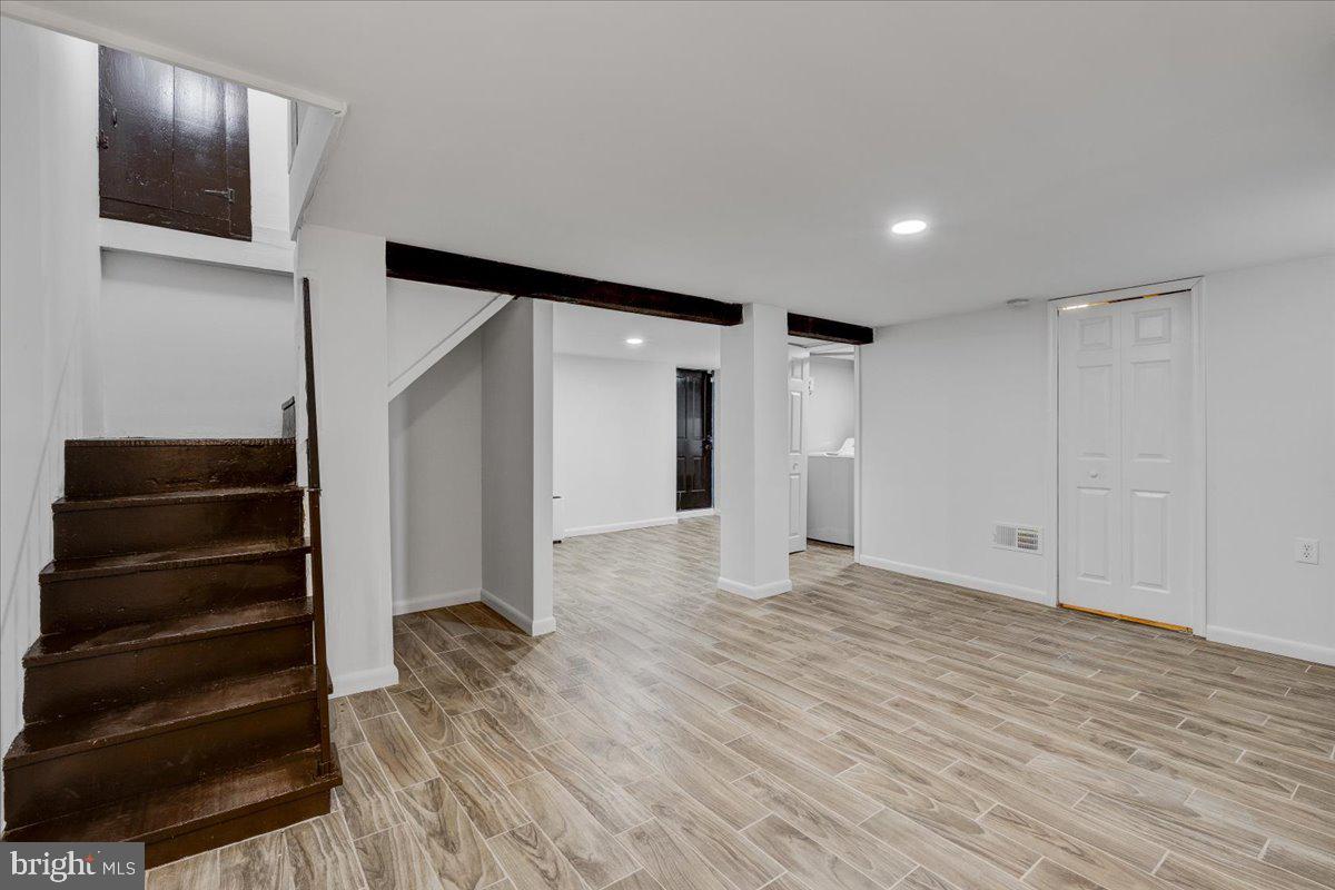 MAYFIELD - Residential