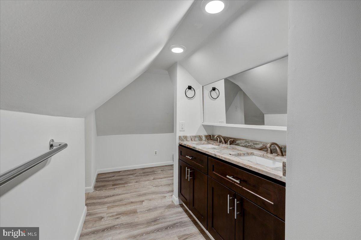 MAYFIELD - Residential