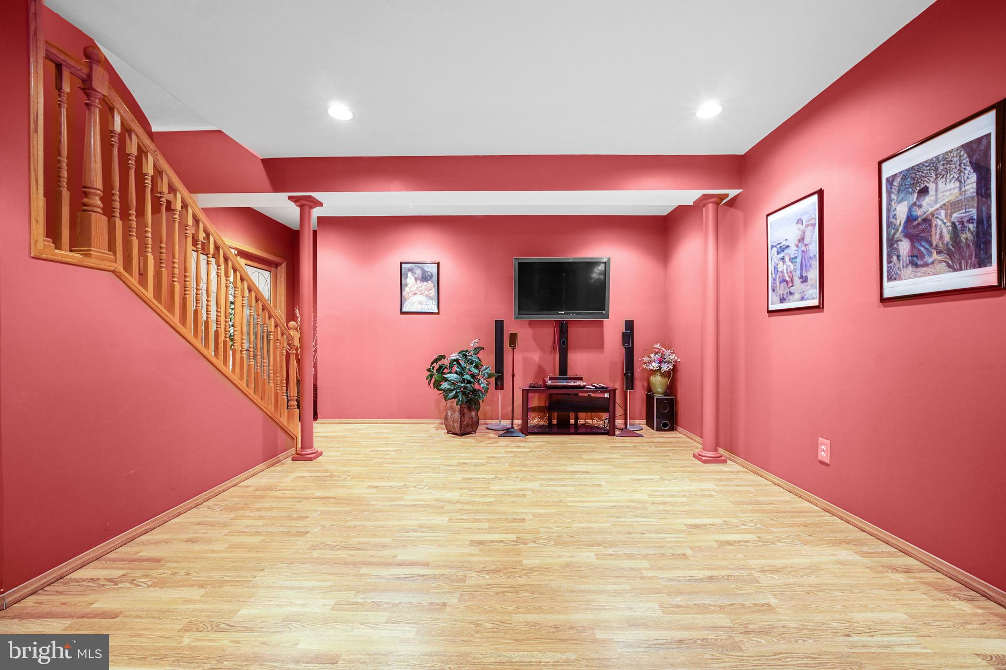 NORTHAMPTON CROSSG - Residential