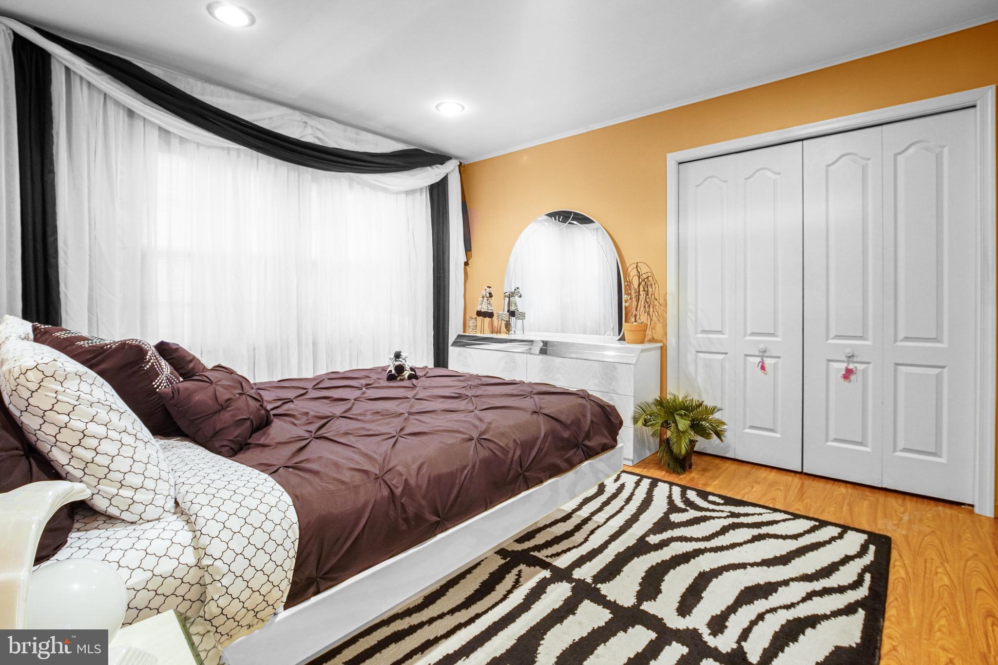 NORTHAMPTON CROSSG - Residential