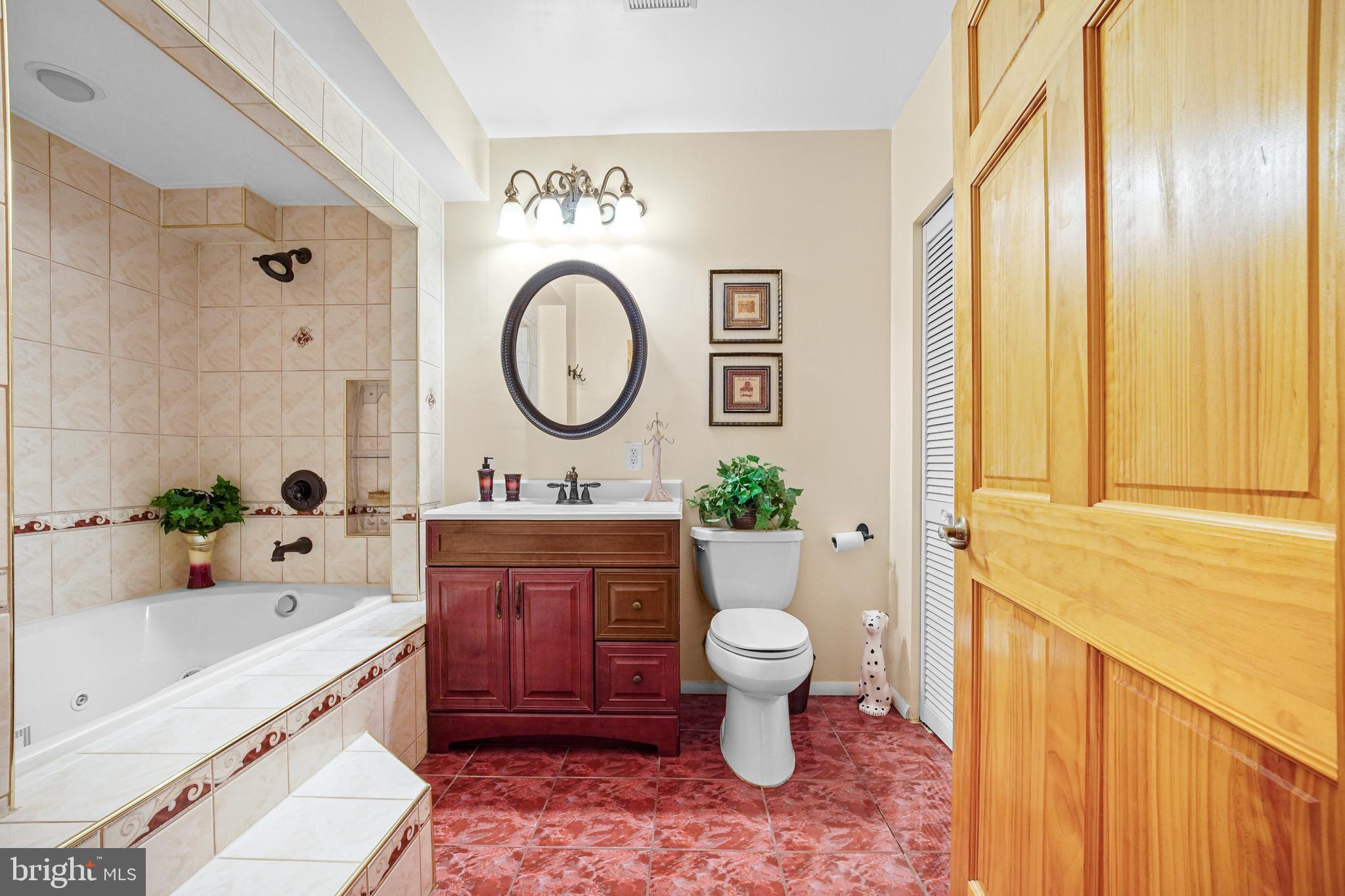 NORTHAMPTON CROSSG - Residential