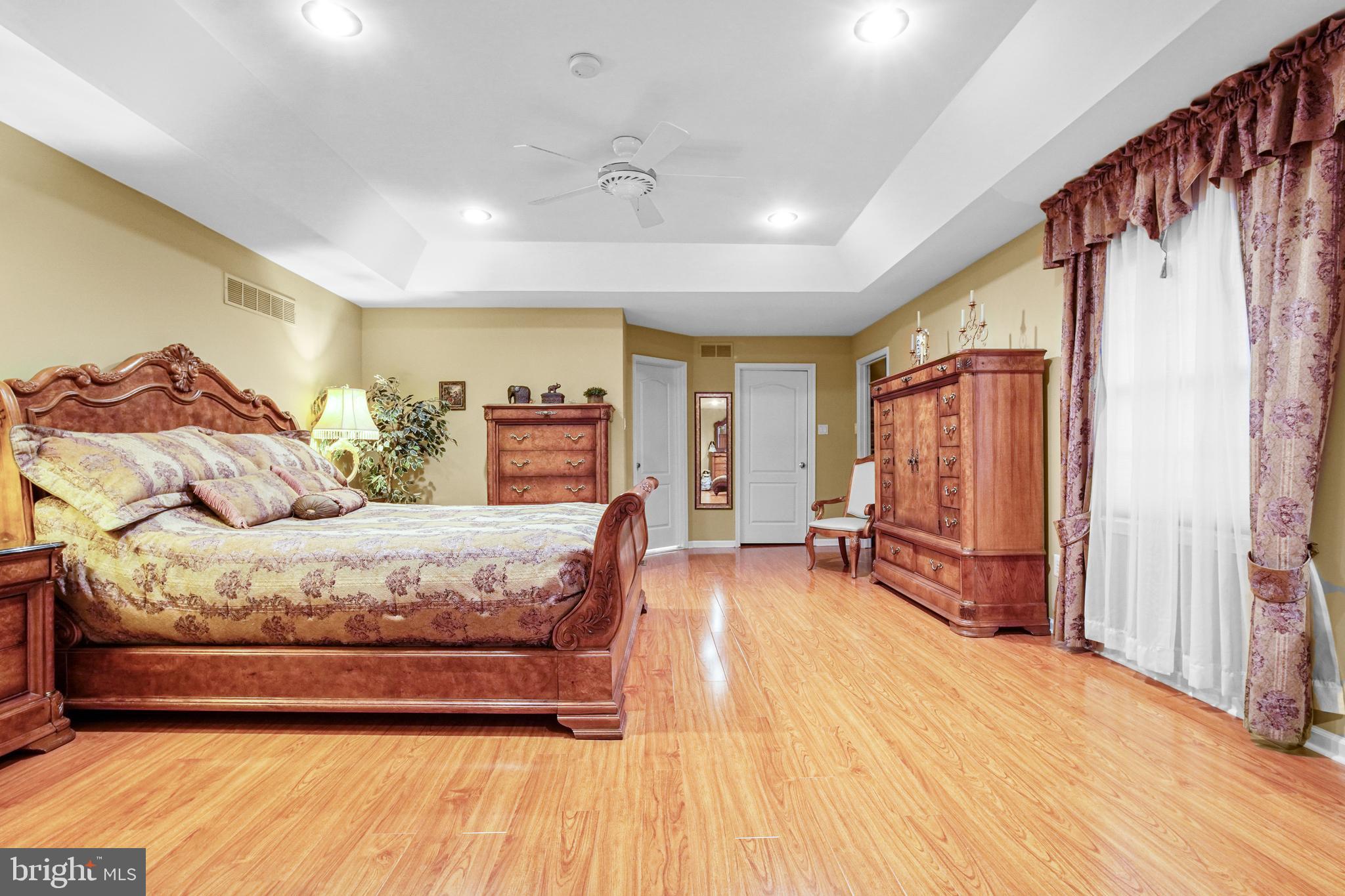 NORTHAMPTON CROSSG - Residential