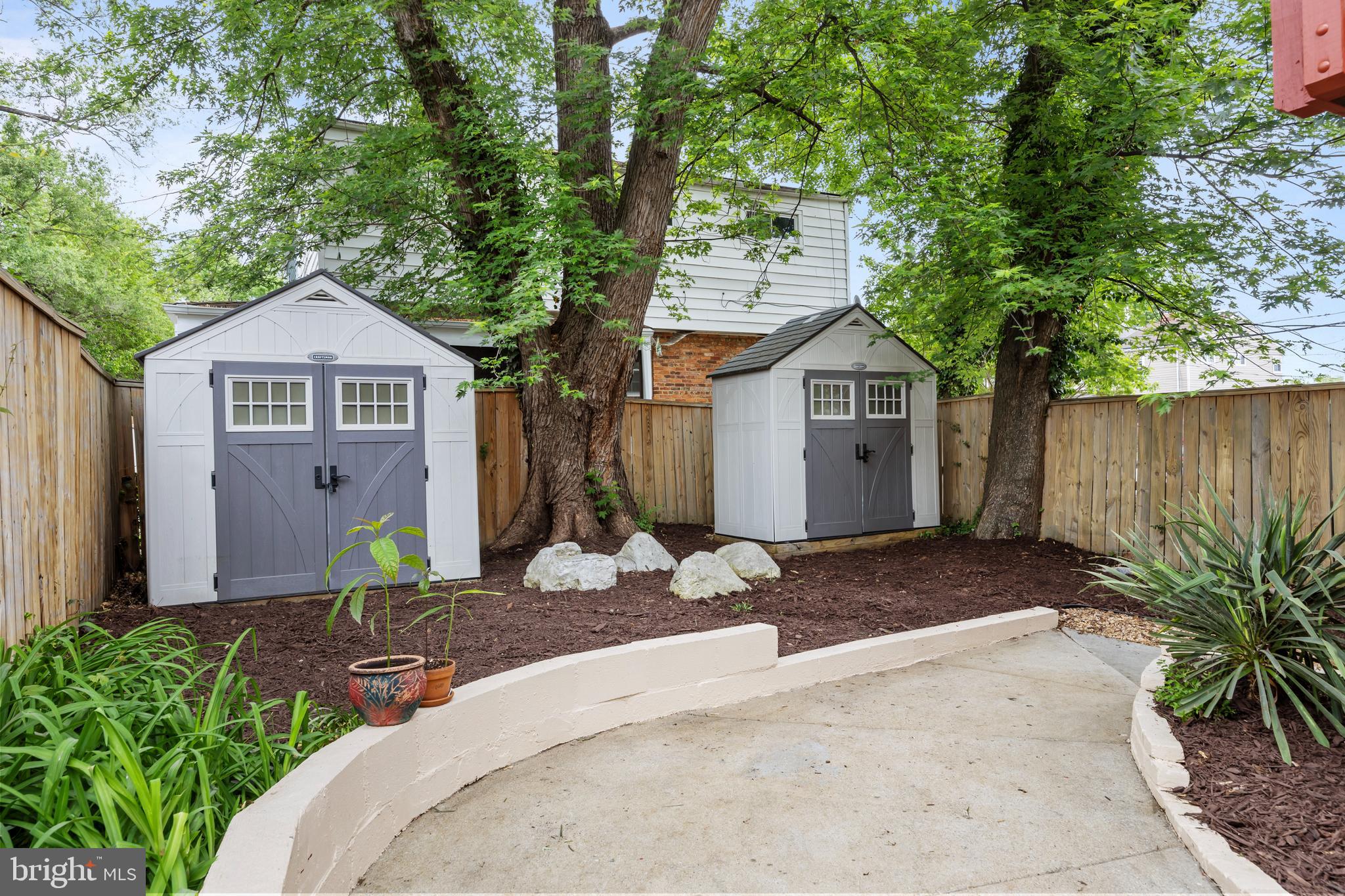 CAMERON HOMES - Residential