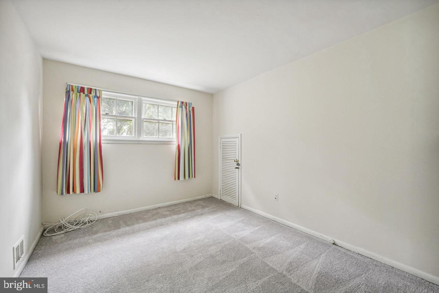 BROYHILL LANGLEY ESTATES - Residential Lease